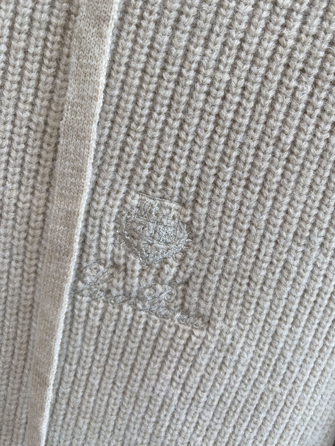 《𝙉𝙚𝙬🤍🖤lP🆕家》25ss秋冬 最新最顶级开衫羊毛针织衫开衫毛衣，精致配色融合新款潮套头衫，最顶级的