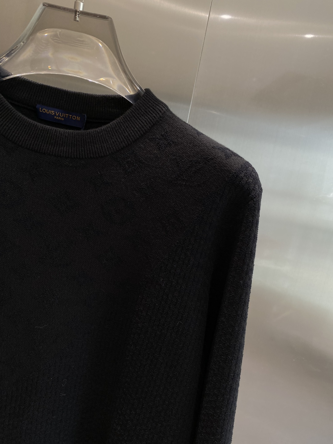 《𝙉𝙚𝙬🤍🖤驴家》2025官网秋冬季最新毛衣，专柜同步在售爆款！特供羊毛混纺面料.手感舒适.可直接接触皮