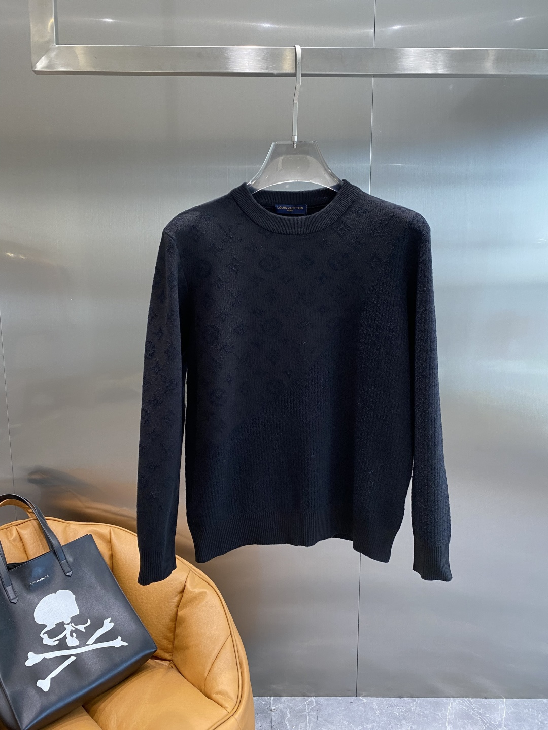 《𝙉𝙚𝙬🤍🖤驴家》2025官网秋冬季最新毛衣，专柜同步在售爆款！特供羊毛混纺面料.手感舒适.可直接接触皮