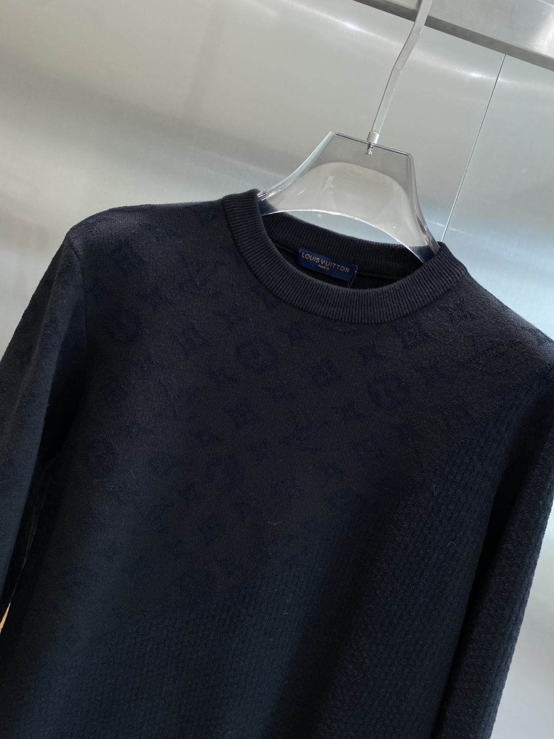 《𝙉𝙚𝙬🤍🖤驴家》2025官网秋冬季最新毛衣，专柜同步在售爆款！特供羊毛混纺面料.手感舒适.可直接接触皮