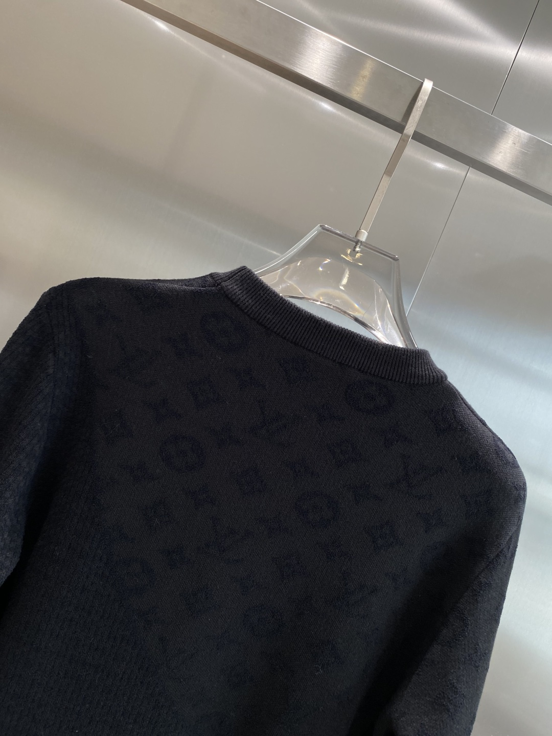 《𝙉𝙚𝙬🤍🖤驴家》2025官网秋冬季最新毛衣，专柜同步在售爆款！特供羊毛混纺面料.手感舒适.可直接接触皮