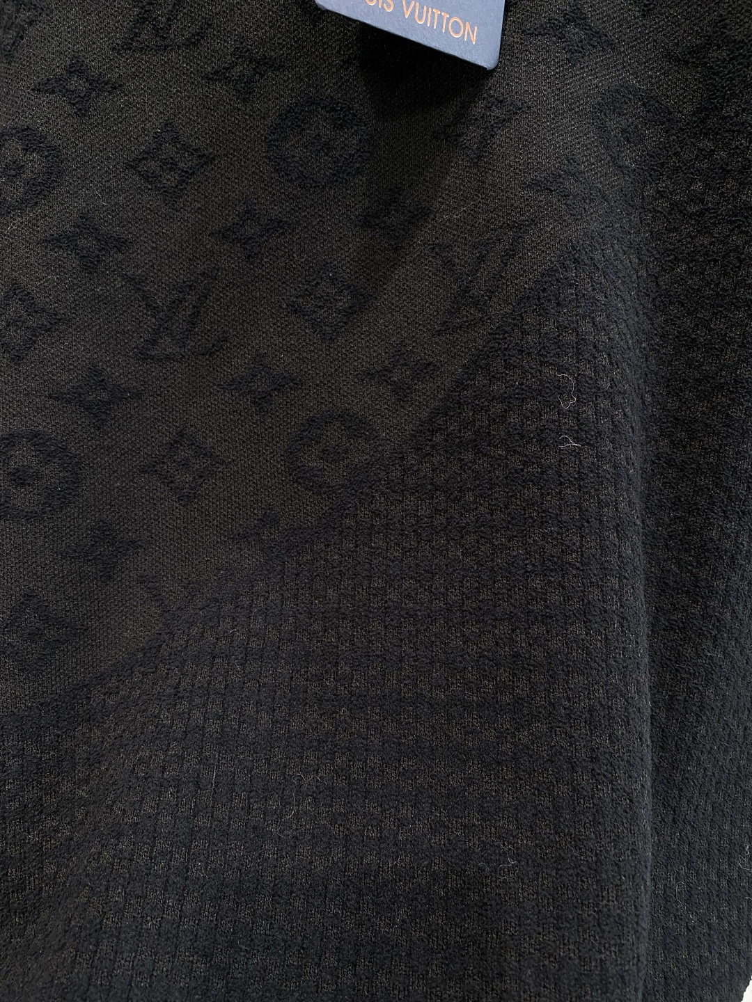 《𝙉𝙚𝙬🤍🖤驴家》2025官网秋冬季最新毛衣，专柜同步在售爆款！特供羊毛混纺面料.手感舒适.可直接接触皮