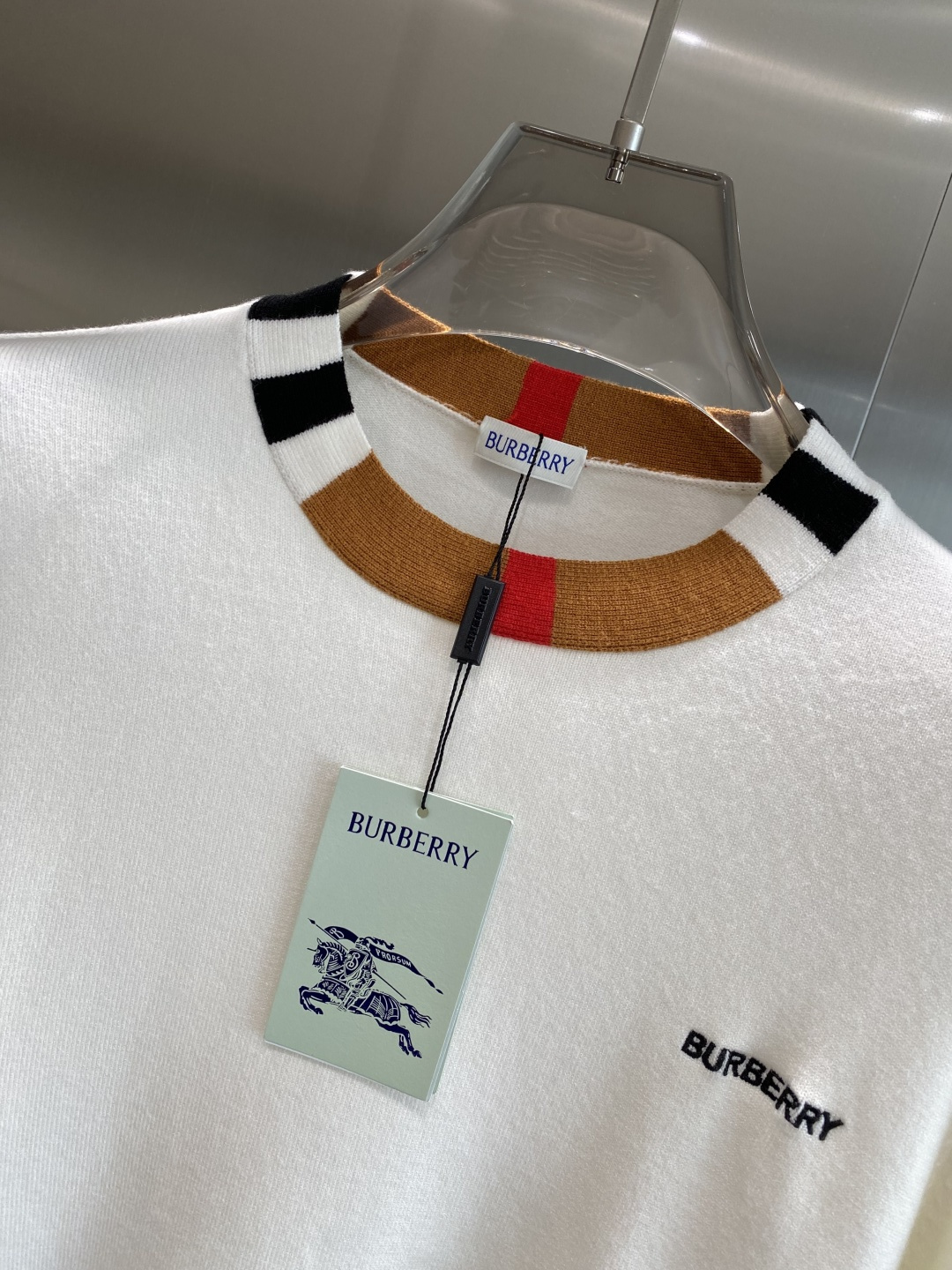 《𝙉𝙚𝙬🤍🖤巴家》2025官网秋冬季最新毛衣，专柜同步在售爆款！特供羊毛混纺面料.手感舒适.可直接接触皮