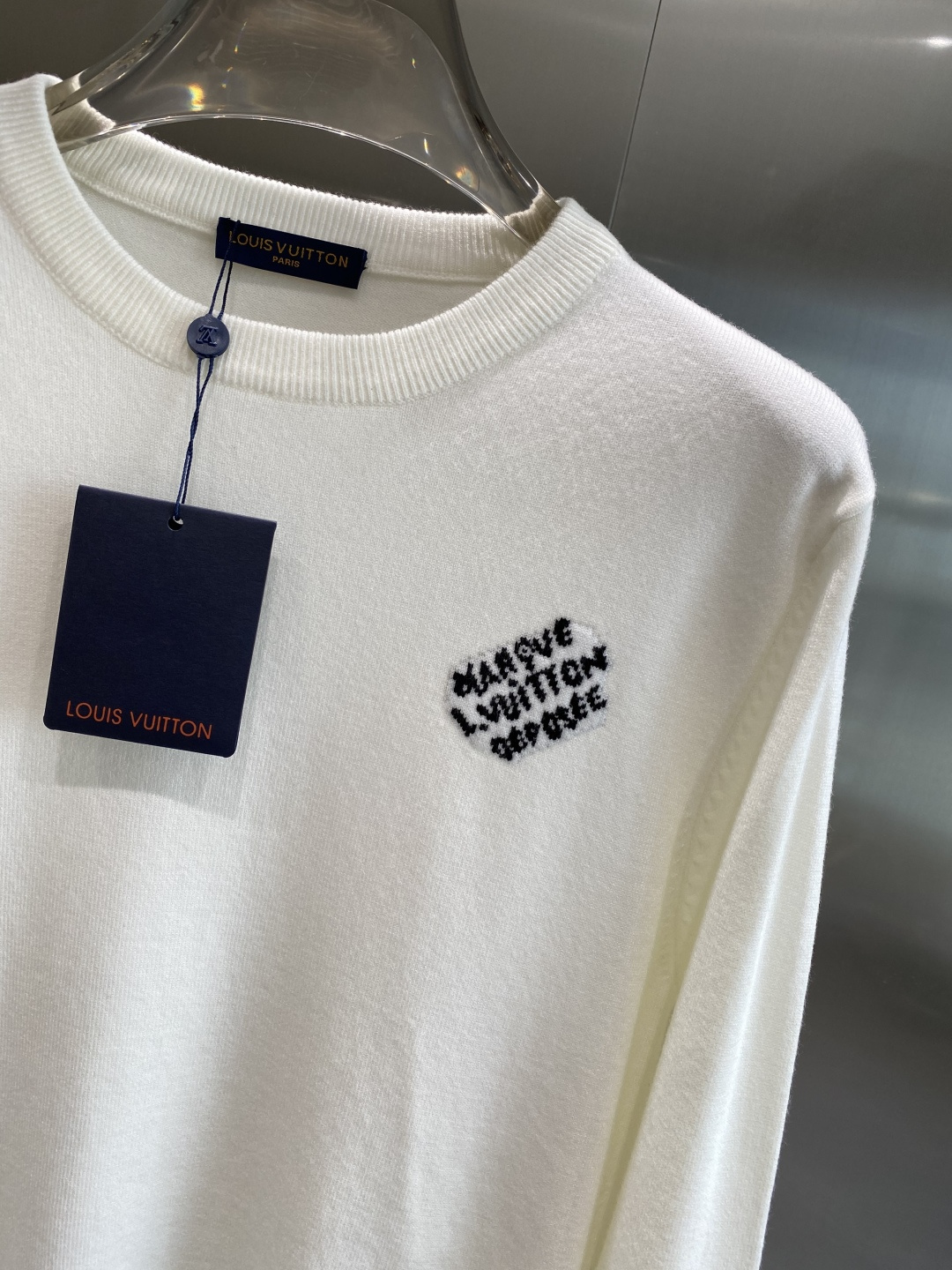 《𝙉𝙚𝙬🤍🖤驴家》2025官网秋冬季最新毛衣，专柜同步在售爆款！特供羊毛混纺面料.手感舒适.可直接接触皮