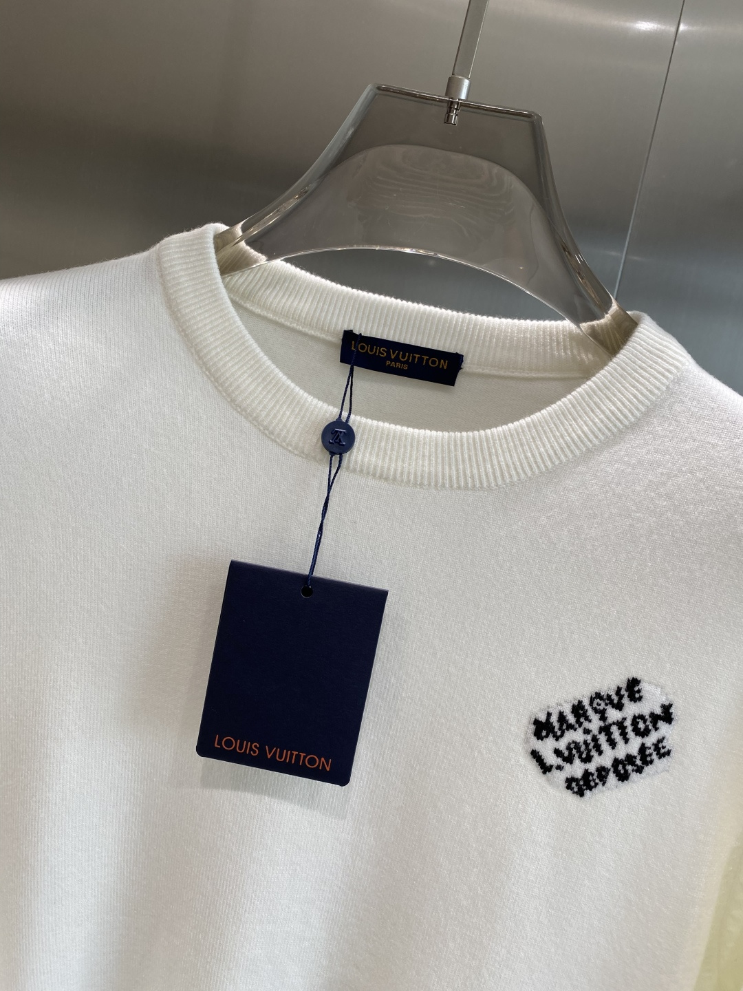 《𝙉𝙚𝙬🤍🖤驴家》2025官网秋冬季最新毛衣，专柜同步在售爆款！特供羊毛混纺面料.手感舒适.可直接接触皮