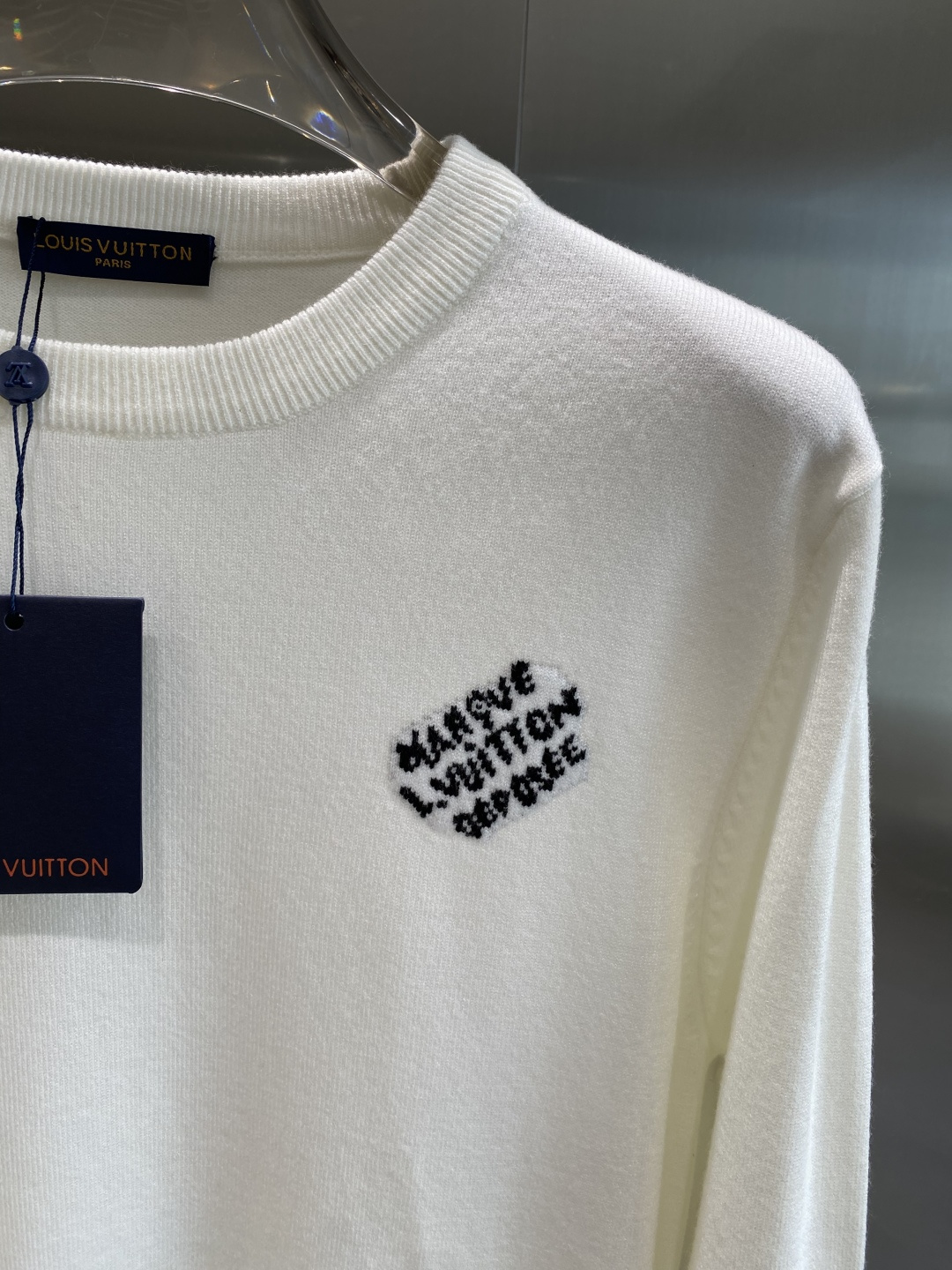 《𝙉𝙚𝙬🤍🖤驴家》2025官网秋冬季最新毛衣，专柜同步在售爆款！特供羊毛混纺面料.手感舒适.可直接接触皮