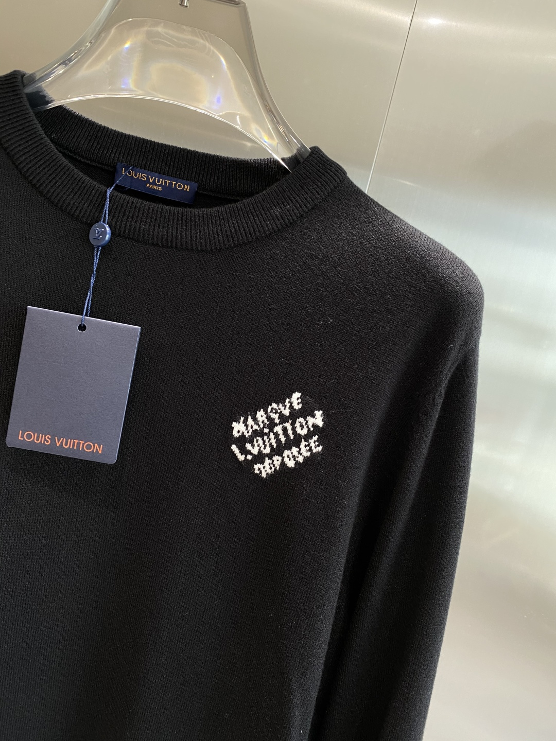 《𝙉𝙚𝙬🤍🖤驴家》2025官网秋冬季最新毛衣，专柜同步在售爆款！特供羊毛混纺面料.手感舒适.可直接接触皮