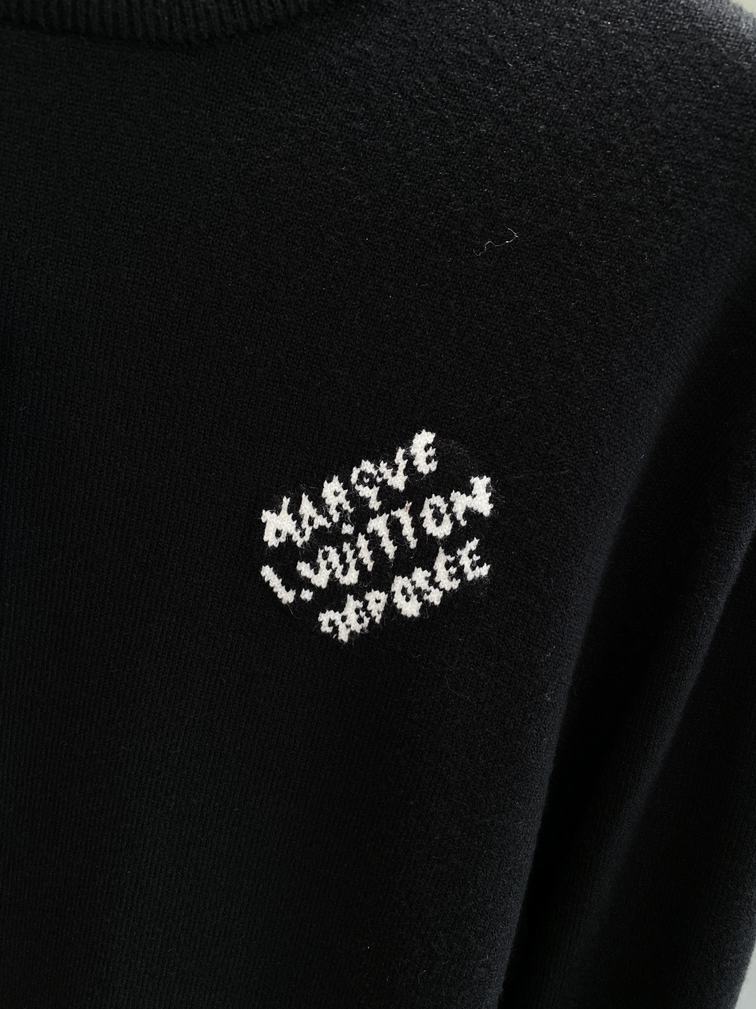 《𝙉𝙚𝙬🤍🖤驴家》2025官网秋冬季最新毛衣，专柜同步在售爆款！特供羊毛混纺面料.手感舒适.可直接接触皮