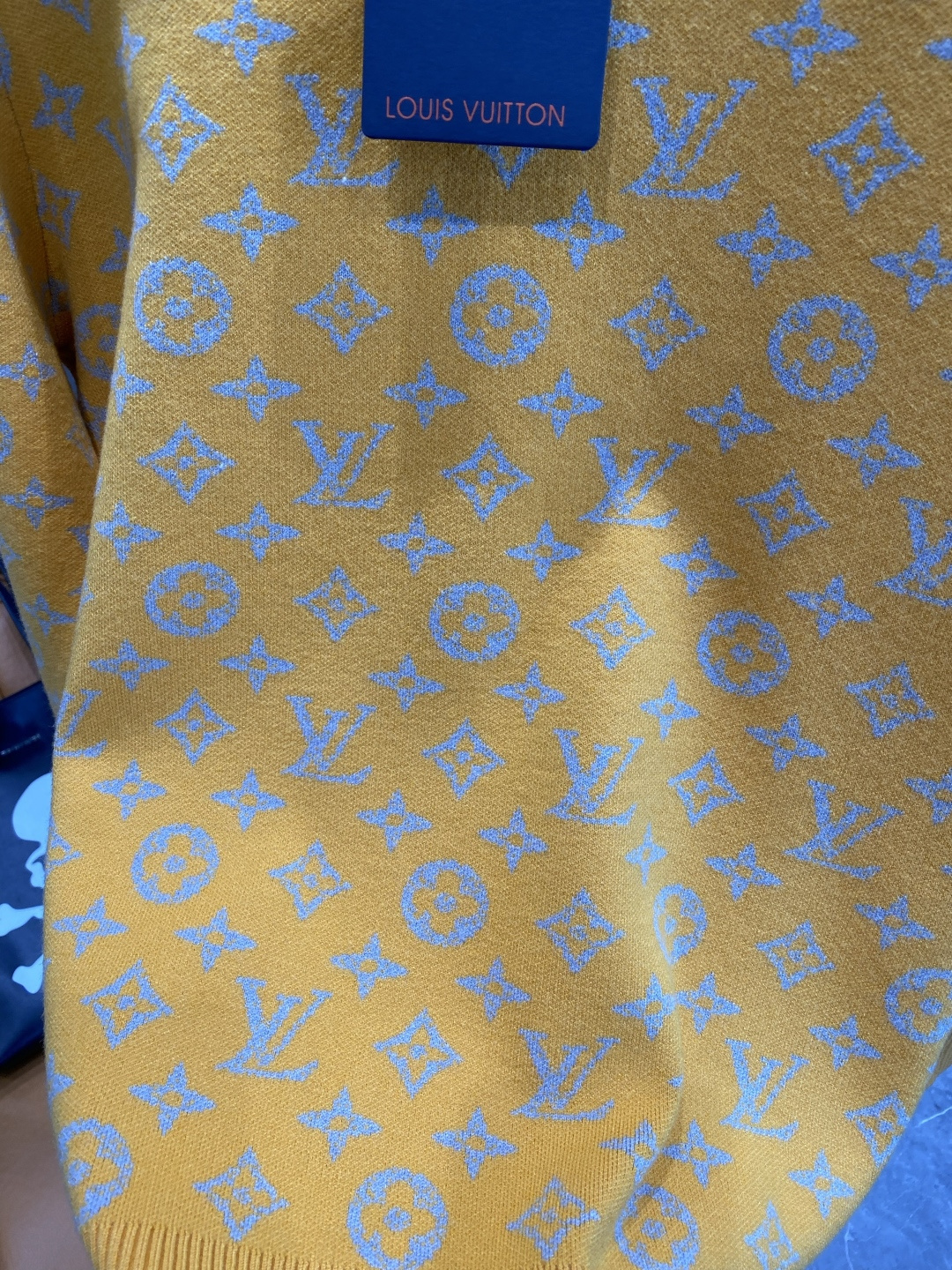 《𝙉𝙚𝙬🤍🖤驴家》秋冬经典男士针织长袖圆领套头毛衣 这款针织衫向经典图案致敬。采用棉质平纹针织面料精心制