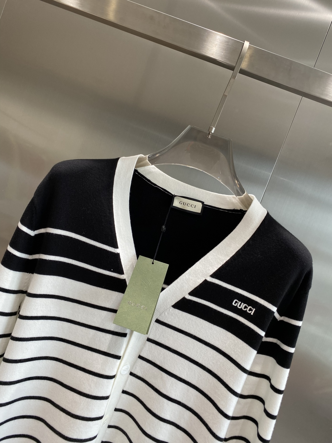 《𝙉𝙚𝙬🤍🖤古家》25ss秋冬 最新最顶级开衫羊毛针织衫开衫毛衣，精致配色融合新款潮开衫，最顶级的品质专