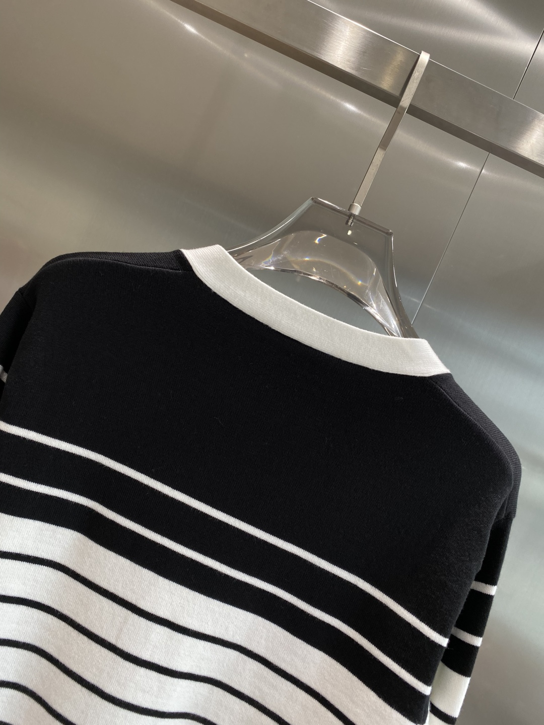 《𝙉𝙚𝙬🤍🖤古家》25ss秋冬 最新最顶级开衫羊毛针织衫开衫毛衣，精致配色融合新款潮开衫，最顶级的品质专