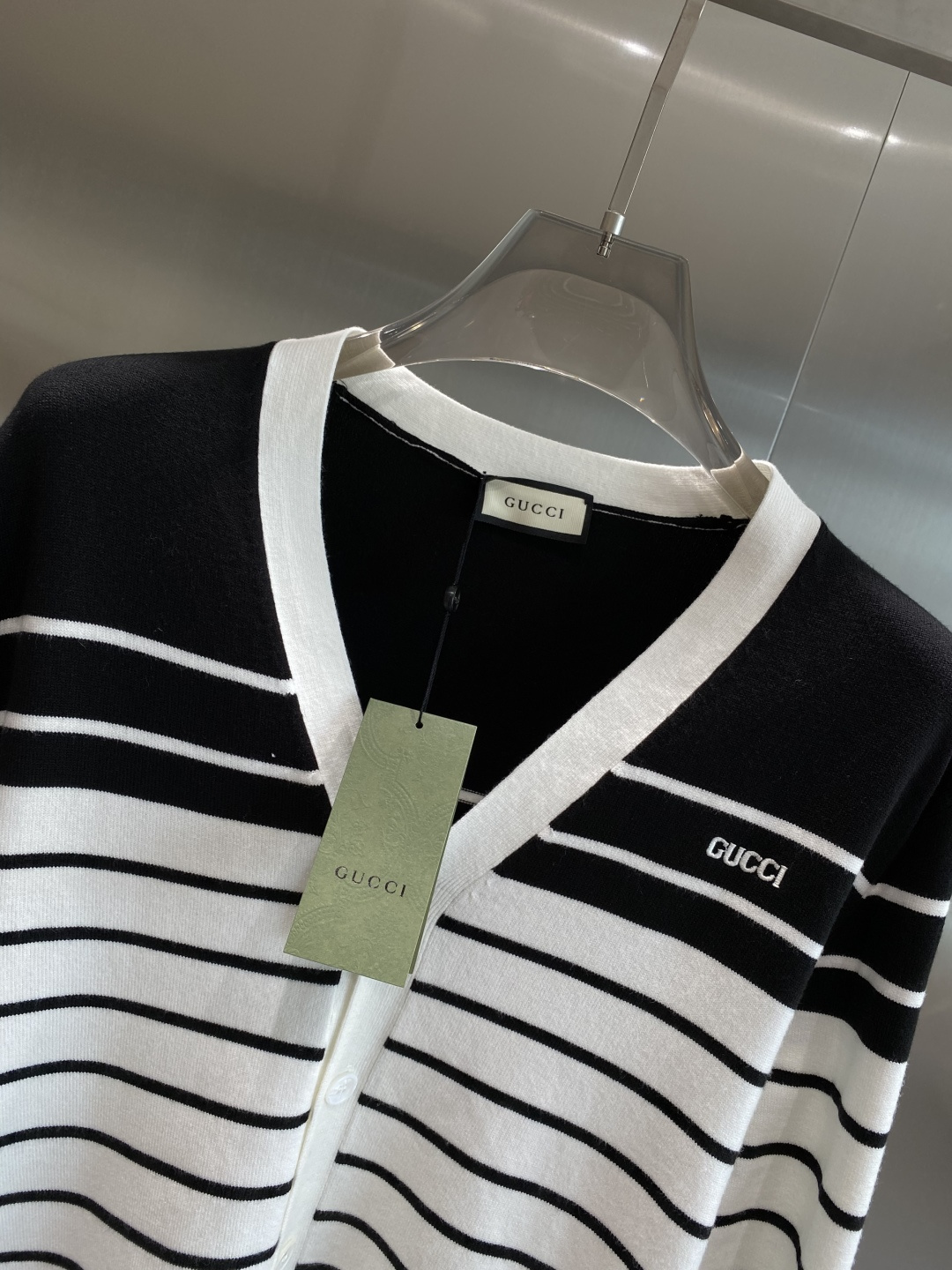 《𝙉𝙚𝙬🤍🖤古家》25ss秋冬 最新最顶级开衫羊毛针织衫开衫毛衣，精致配色融合新款潮开衫，最顶级的品质专