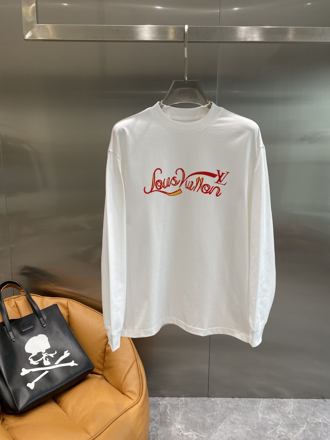 《𝙉𝙚𝙬🤍驴家》2025ss长袖t恤 定制全棉双纱紧密爽滑面料，布面干净，布纹清晰，手感非常细腻扎实，更