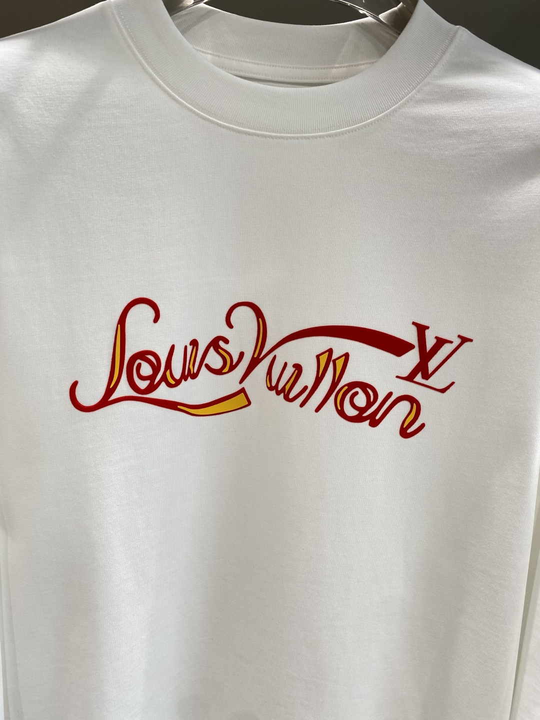 《𝙉𝙚𝙬🤍驴家》2025ss长袖t恤 定制全棉双纱紧密爽滑面料，布面干净，布纹清晰，手感非常细腻扎实，更