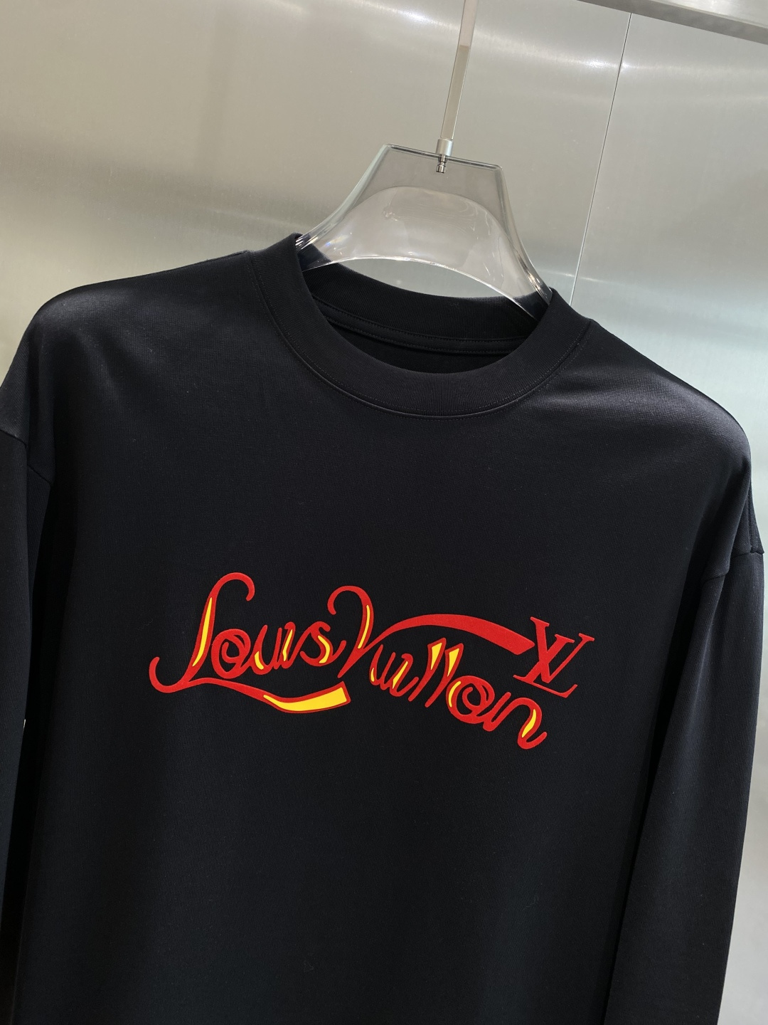 《𝙉𝙚𝙬🤍驴家》2025ss长袖t恤 定制全棉双纱紧密爽滑面料，布面干净，布纹清晰，手感非常细腻扎实，更