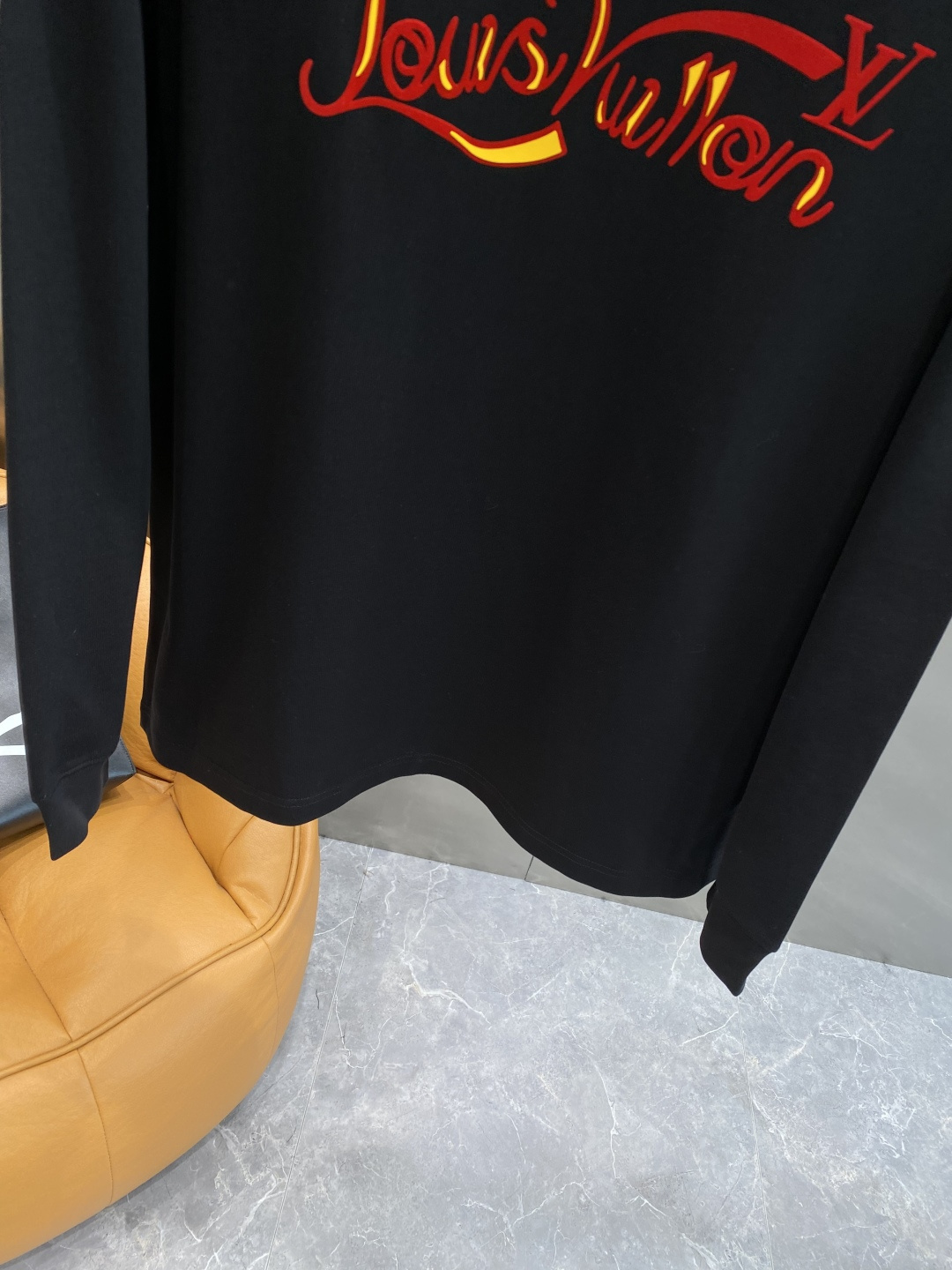 《𝙉𝙚𝙬🤍驴家》2025ss长袖t恤 定制全棉双纱紧密爽滑面料，布面干净，布纹清晰，手感非常细腻扎实，更