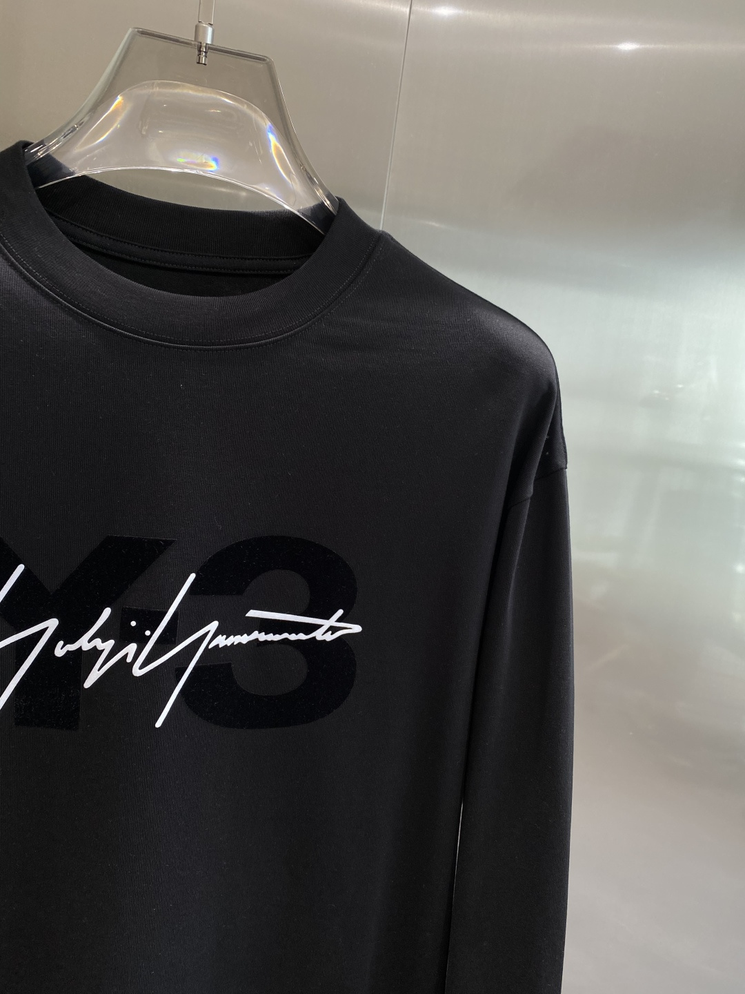 《𝙉𝙚𝙬🤍Y3家》2025ss长袖t恤 定制全棉双纱紧密爽滑面料，布面干净，布纹清晰，手感非常细腻扎实，