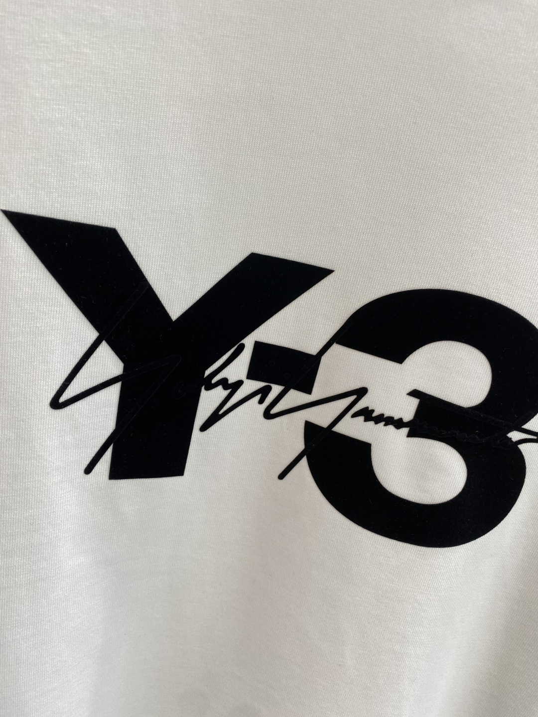 《𝙉𝙚𝙬🤍Y3家》2025ss长袖t恤 定制全棉双纱紧密爽滑面料，布面干净，布纹清晰，手感非常细腻扎实，