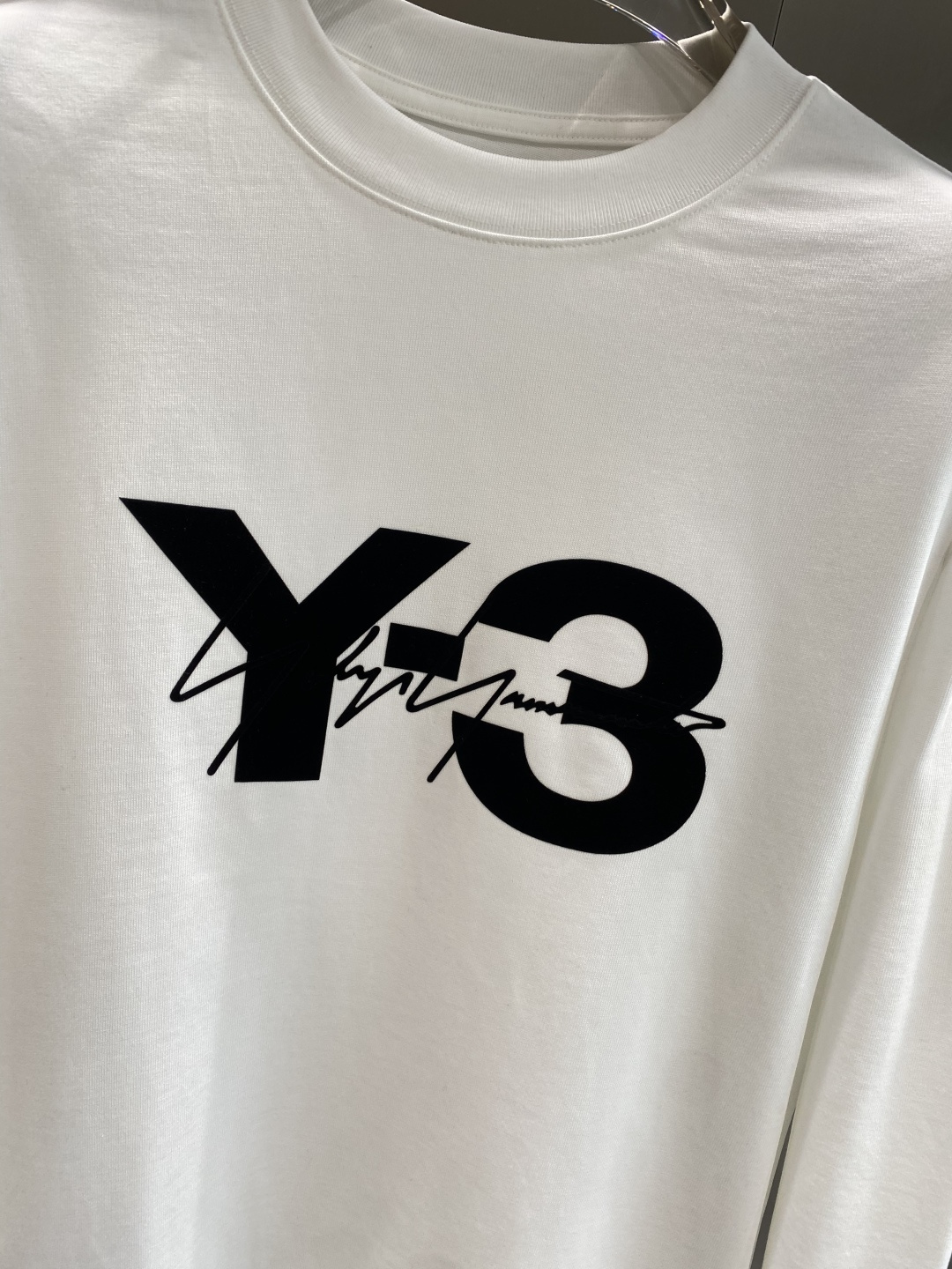 《𝙉𝙚𝙬🤍Y3家》2025ss长袖t恤 定制全棉双纱紧密爽滑面料，布面干净，布纹清晰，手感非常细腻扎实，