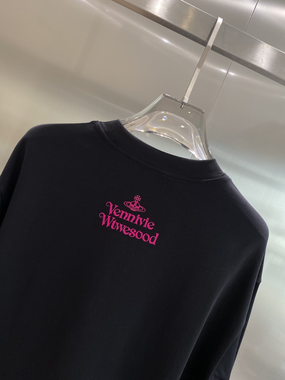 《𝙉𝙚𝙬🤍🖤西太家》2025秋冬专柜新款 时尚休闲打底衫长袖T恤，精选进口高密度双面拉架棉面料，精致原版