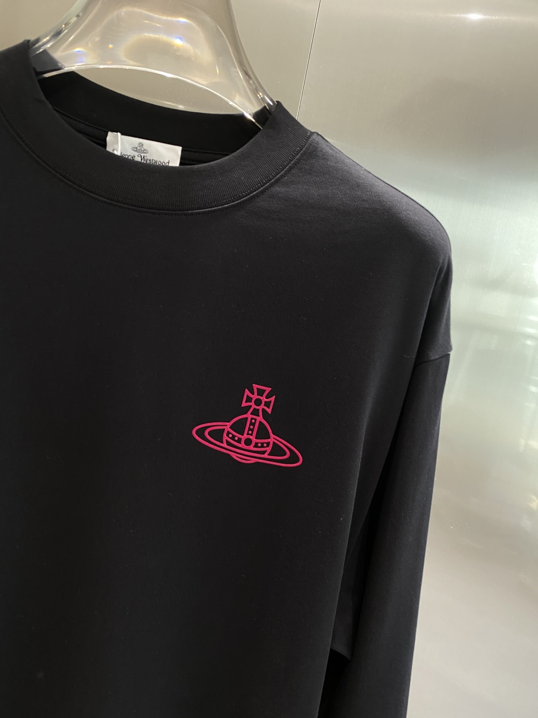 《𝙉𝙚𝙬🤍🖤西太家》2025秋冬专柜新款 时尚休闲打底衫长袖T恤，精选进口高密度双面拉架棉面料，精致原版