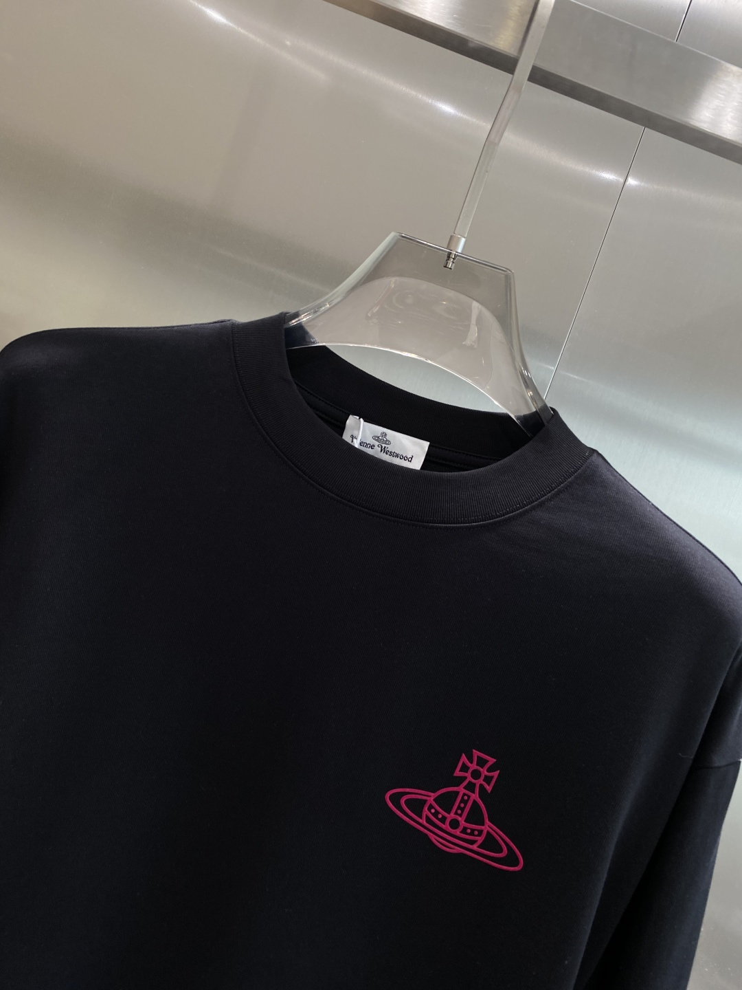 《𝙉𝙚𝙬🤍🖤西太家》2025秋冬专柜新款 时尚休闲打底衫长袖T恤，精选进口高密度双面拉架棉面料，精致原版