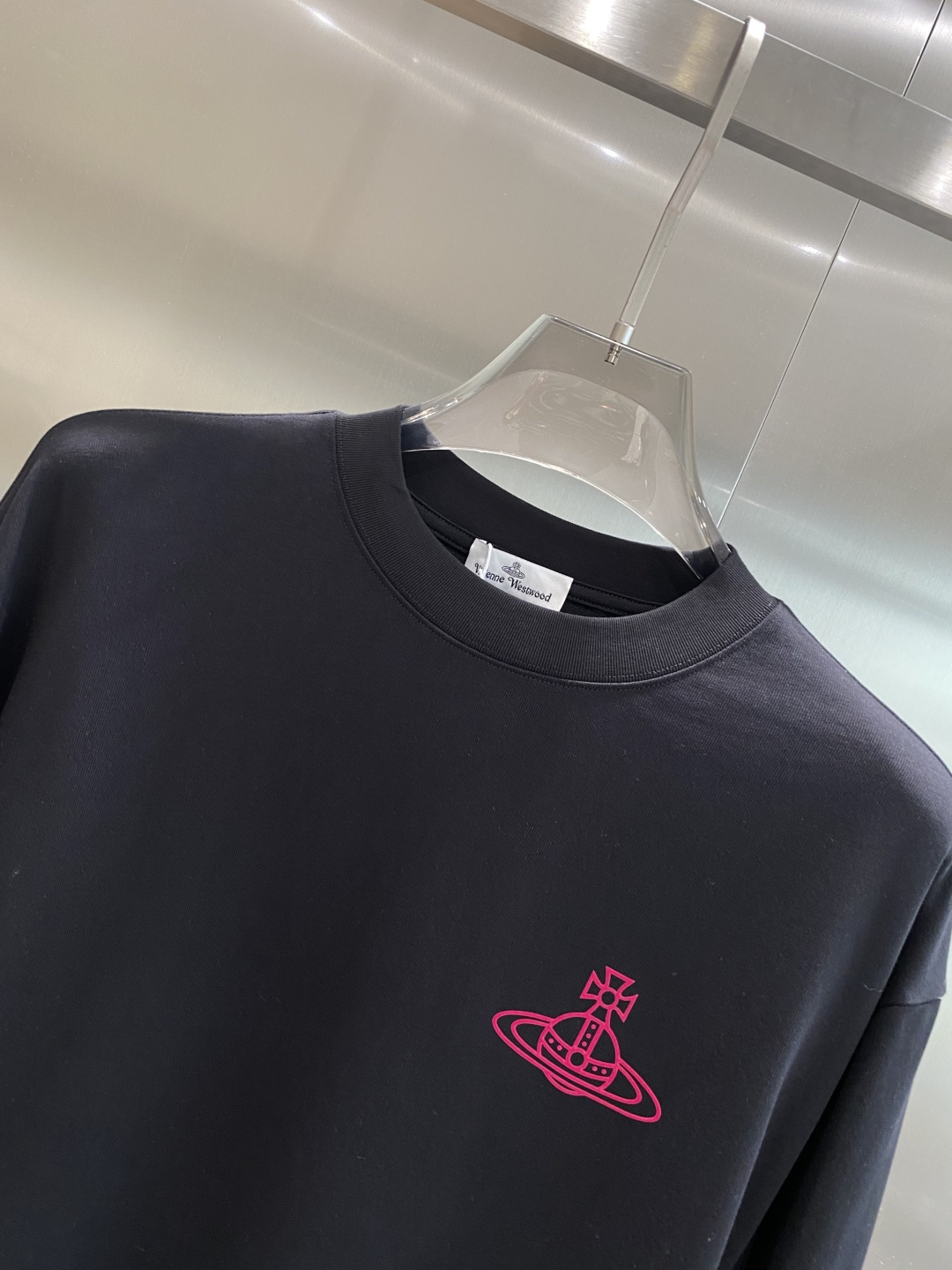 《𝙉𝙚𝙬🤍🖤西太家》2025秋冬专柜新款 时尚休闲打底衫长袖T恤，精选进口高密度双面拉架棉面料，精致原版