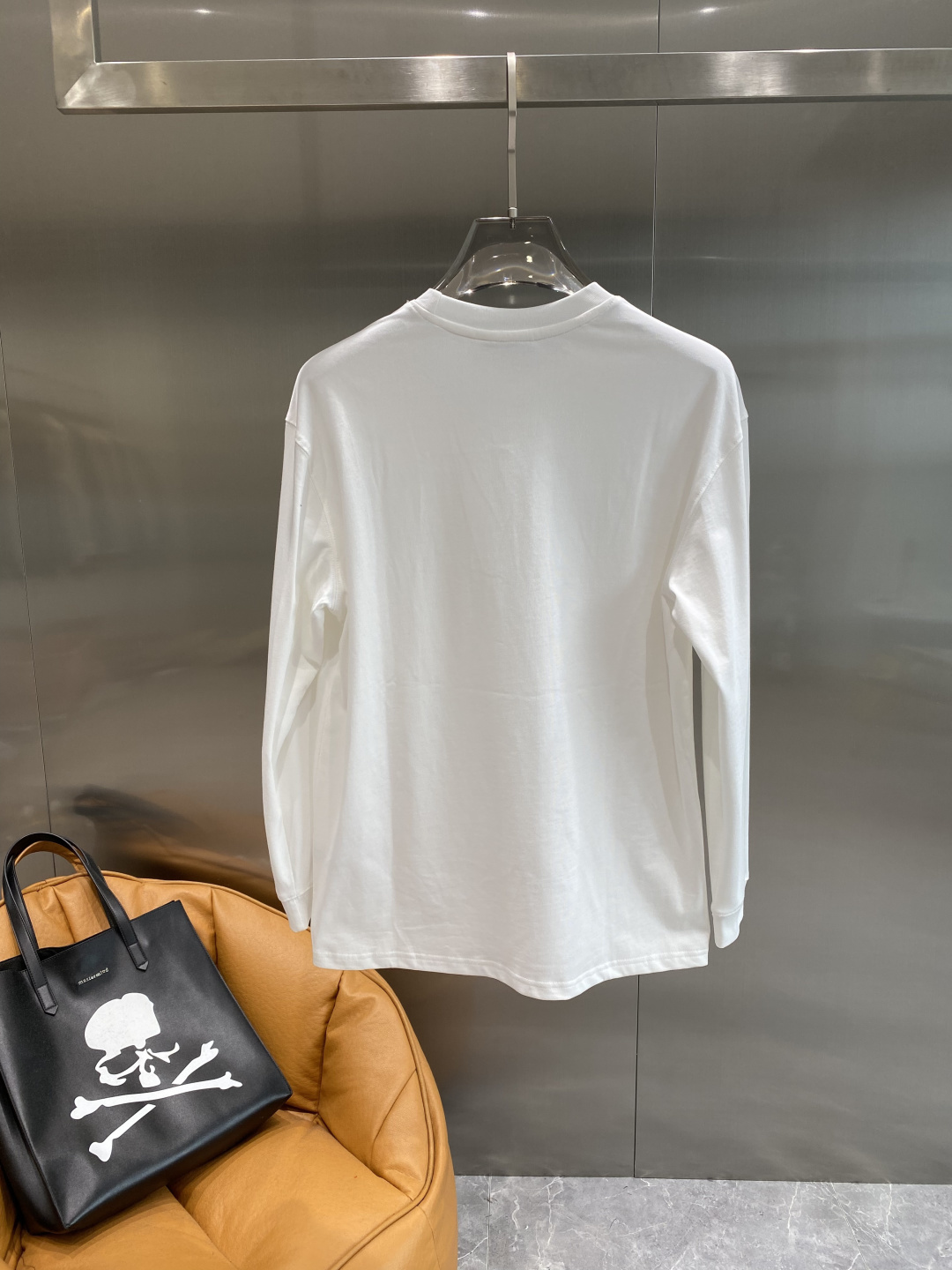 《𝙉𝙚𝙬🤍🖤鸟家》2025秋冬专柜新款 时尚休闲打底衫长袖T恤，精选进口高密度双面拉架棉面料，精致原版l
