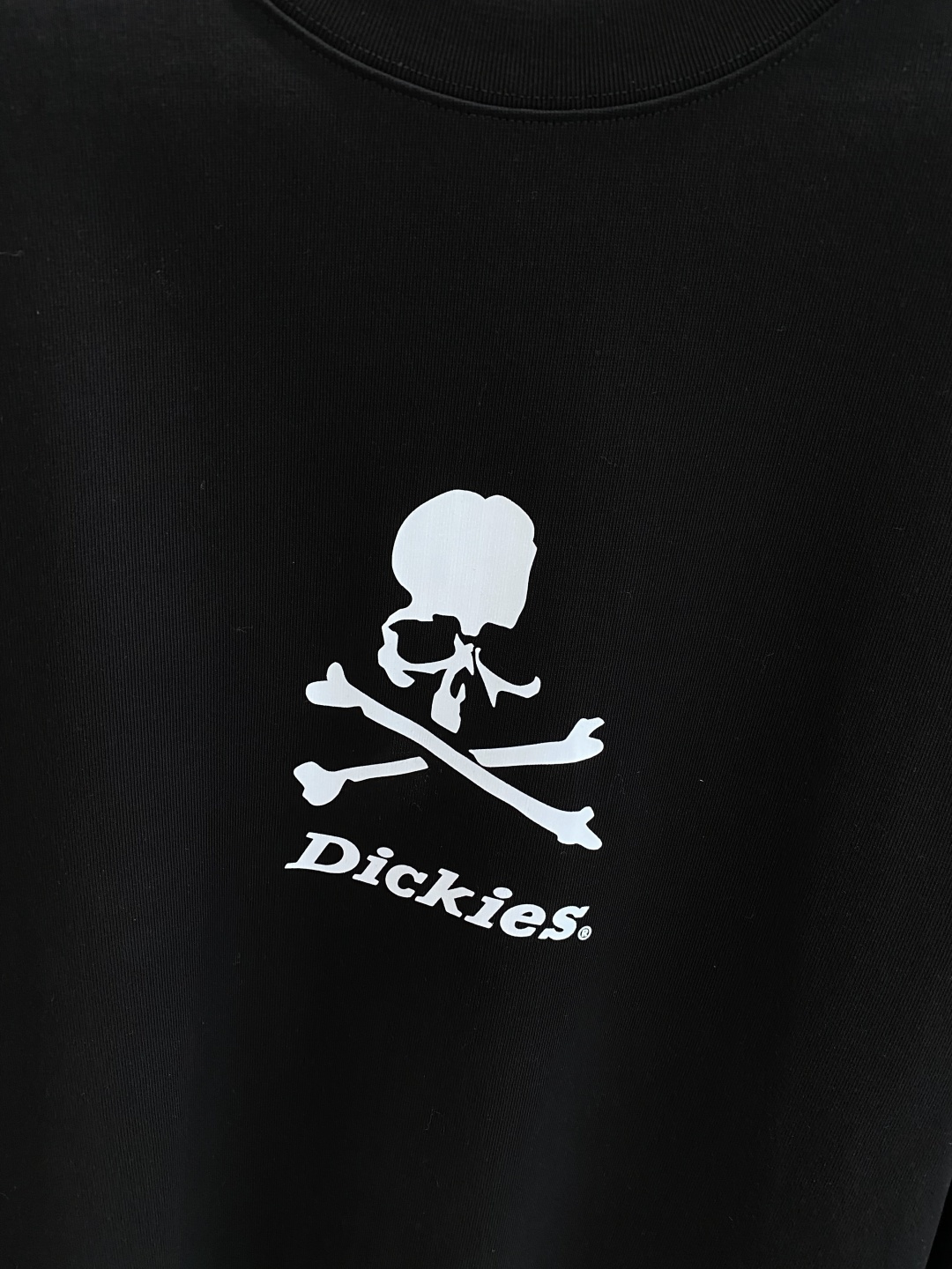 《𝙉𝙚𝙬🤍🖤MMJ家》2025秋冬专柜新款 时尚休闲打底衫长袖T恤，精选进口高密度双面拉架棉面料，精致原