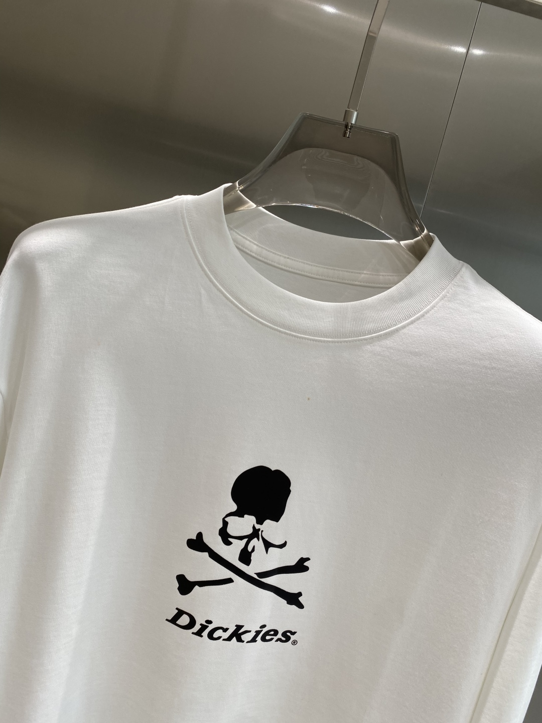 《𝙉𝙚𝙬🤍🖤MMJ家》2025秋冬专柜新款 时尚休闲打底衫长袖T恤，精选进口高密度双面拉架棉面料，精致原