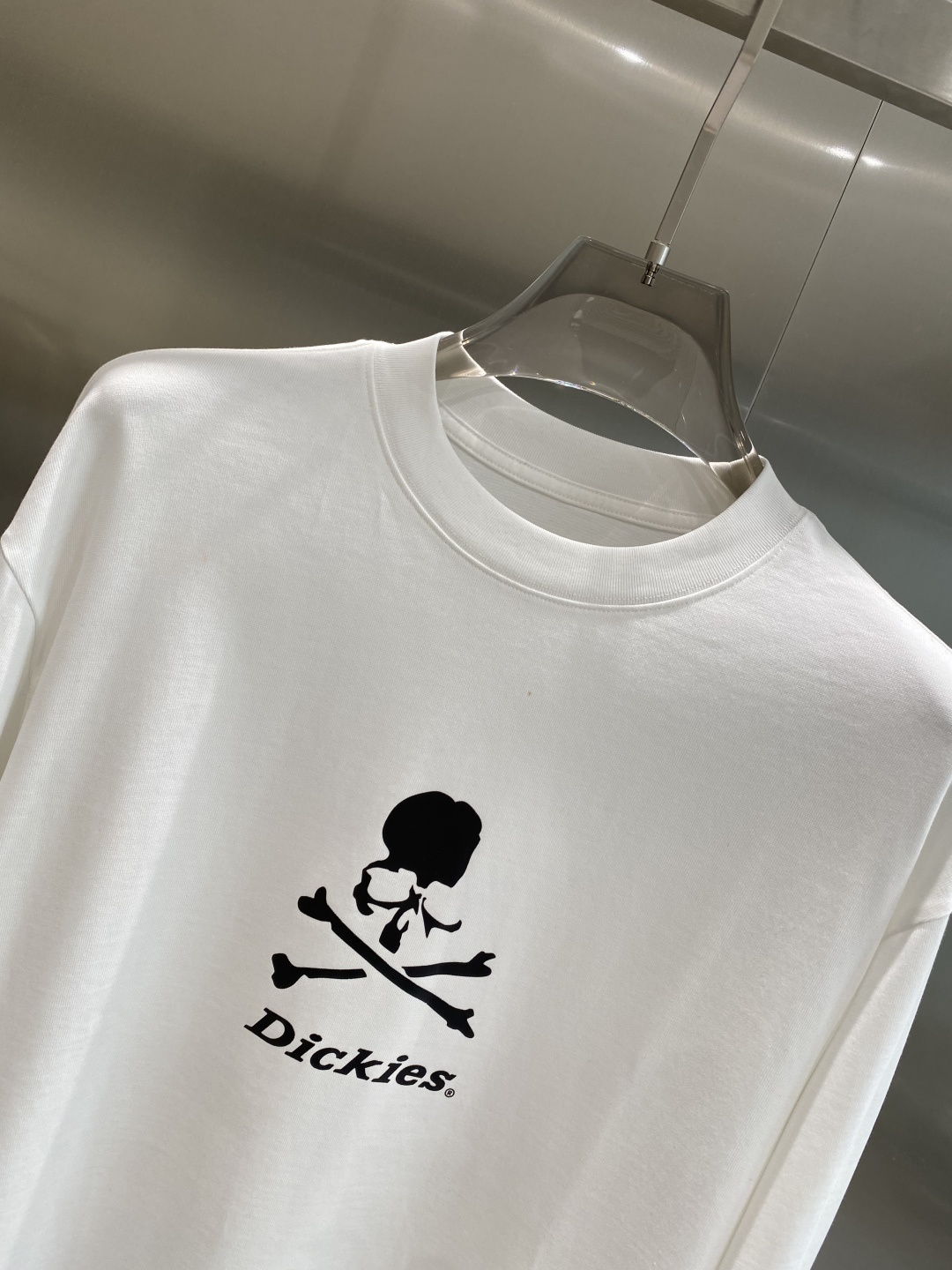 《𝙉𝙚𝙬🤍🖤MMJ家》2025秋冬专柜新款 时尚休闲打底衫长袖T恤，精选进口高密度双面拉架棉面料，精致原