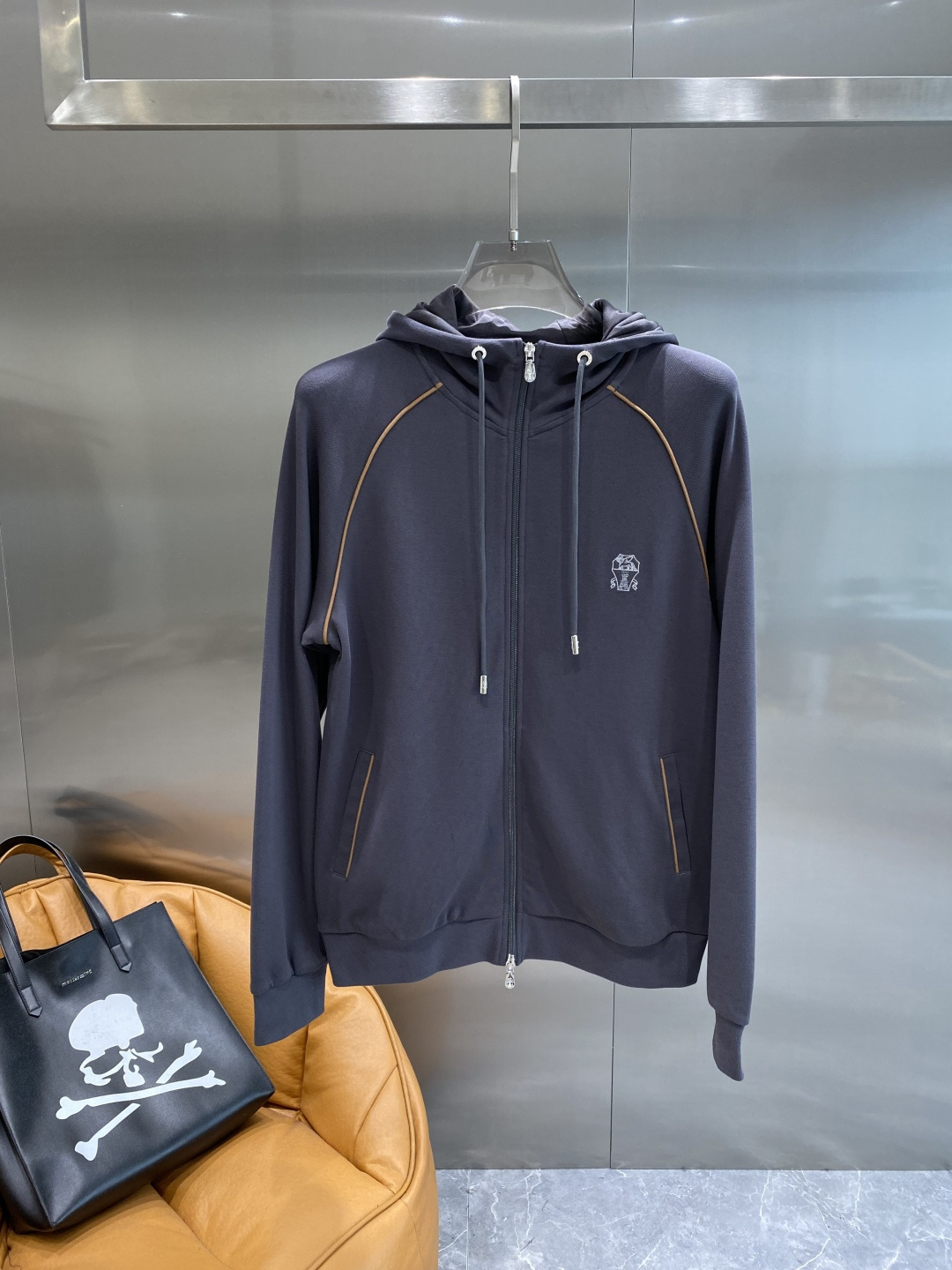 《𝙉𝙚𝙬🤍🖤布鲁家》2025秋冬新款套装 走秀款 定制面料 搭配夹克版型设计 非常洋气 版型超好不易褶皱