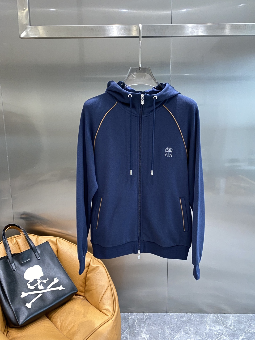 《𝙉𝙚𝙬🤍🖤布鲁家》2025秋冬新款套装 走秀款 定制面料 搭配夹克版型设计 非常洋气 版型超好不易褶皱