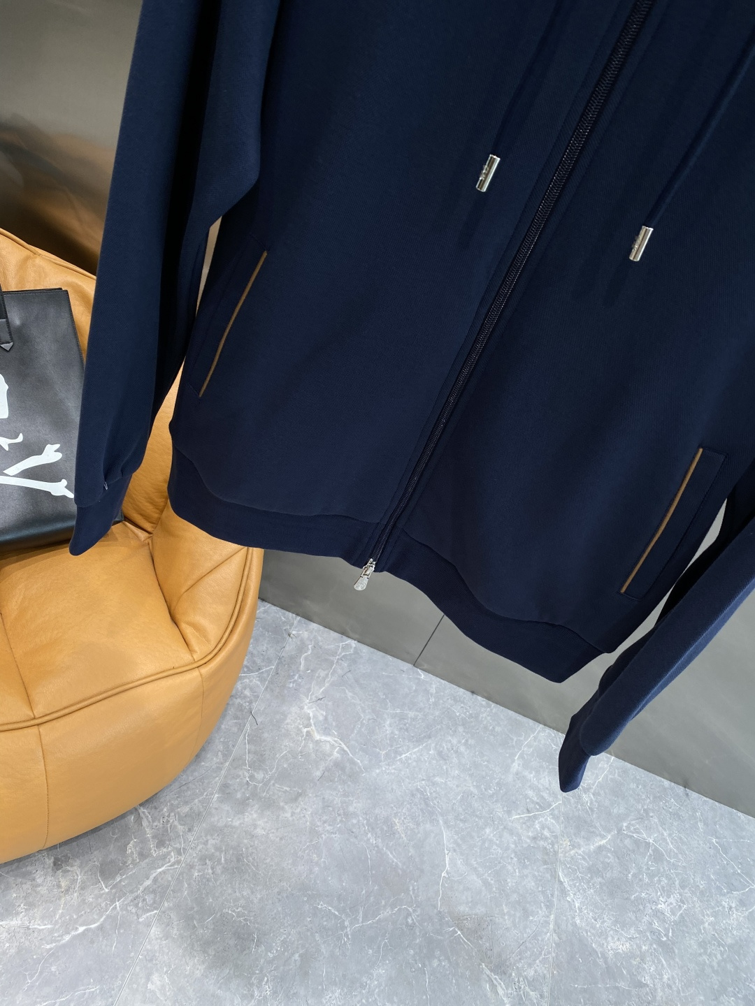 《𝙉𝙚𝙬🤍🖤布鲁家》2025秋冬新款套装 走秀款 定制面料 搭配夹克版型设计 非常洋气 版型超好不易褶皱