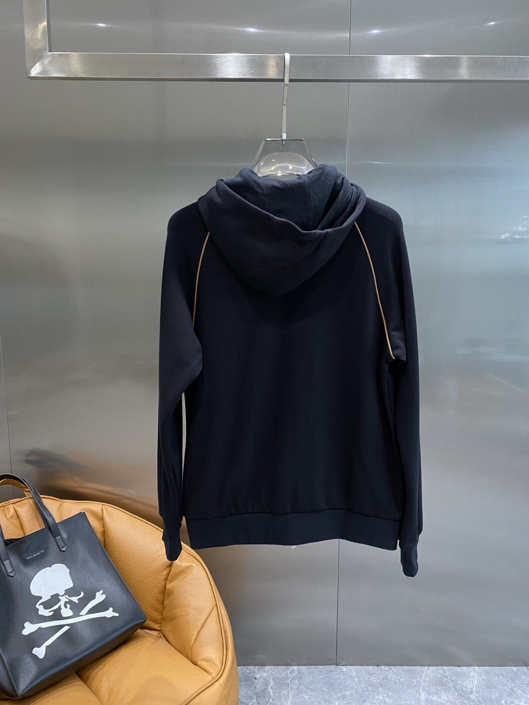 《𝙉𝙚𝙬🤍🖤布鲁家》2025秋冬新款套装 走秀款 定制面料 搭配夹克版型设计 非常洋气 版型超好不易褶皱