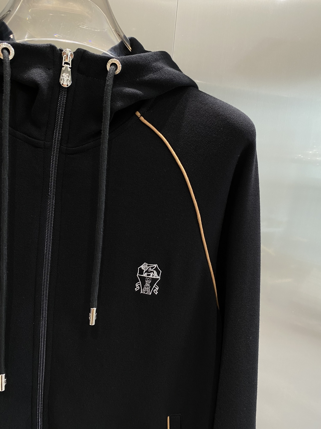 《𝙉𝙚𝙬🤍🖤布鲁家》2025秋冬新款套装 走秀款 定制面料 搭配夹克版型设计 非常洋气 版型超好不易褶皱