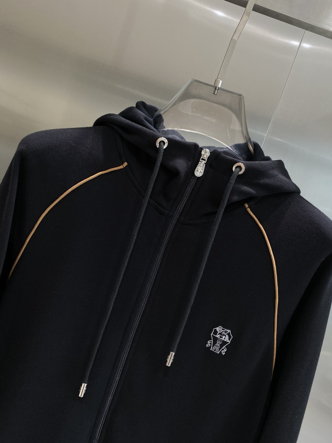 《𝙉𝙚𝙬🤍🖤布鲁家》2025秋冬新款套装 走秀款 定制面料 搭配夹克版型设计 非常洋气 版型超好不易褶皱