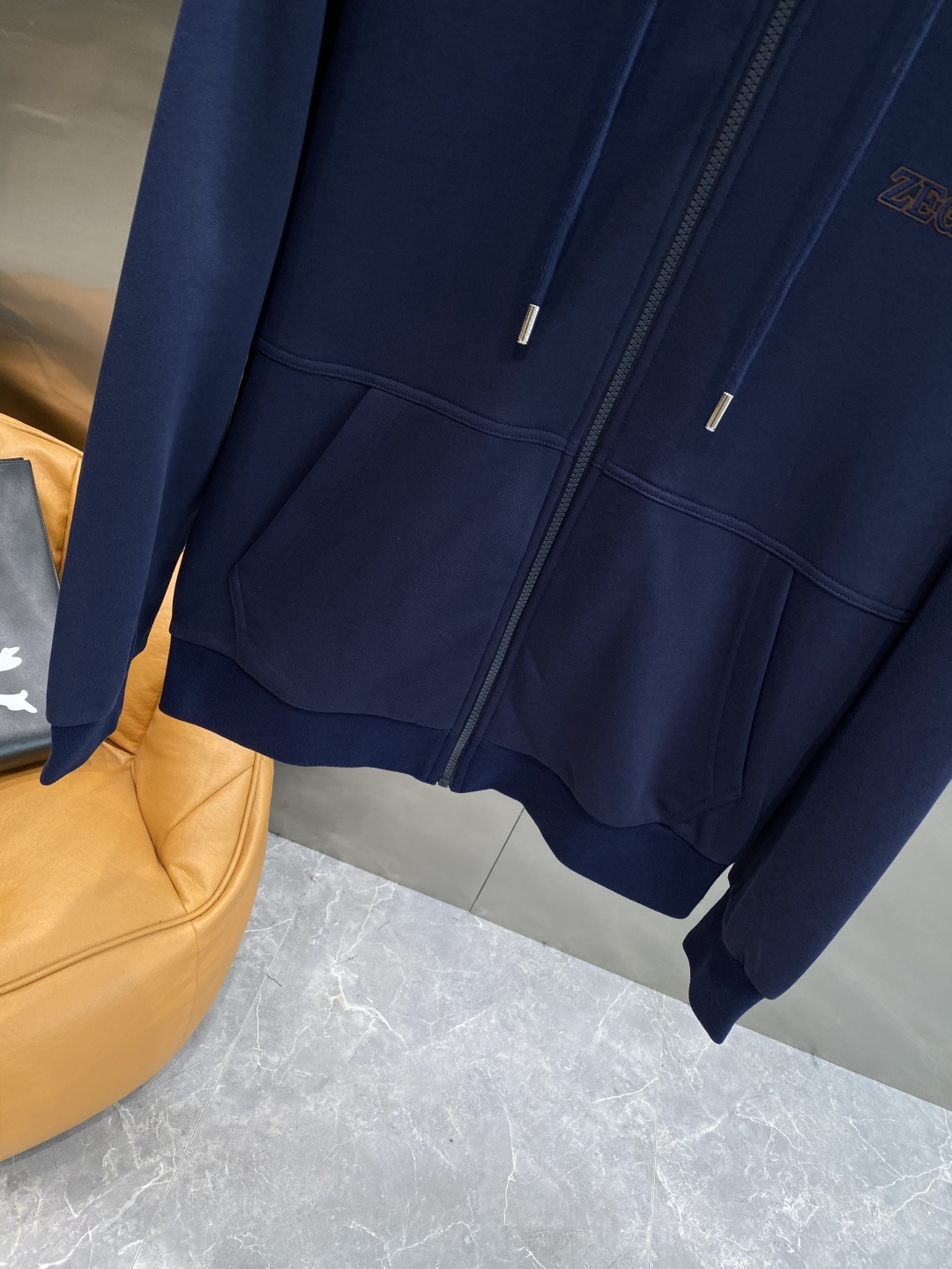 《𝙉𝙚𝙬🤍🖤杰尼家》2025秋冬新款套装 走秀款 定制面料 搭配夹克版型设计 非常洋气 版型超好不易褶皱