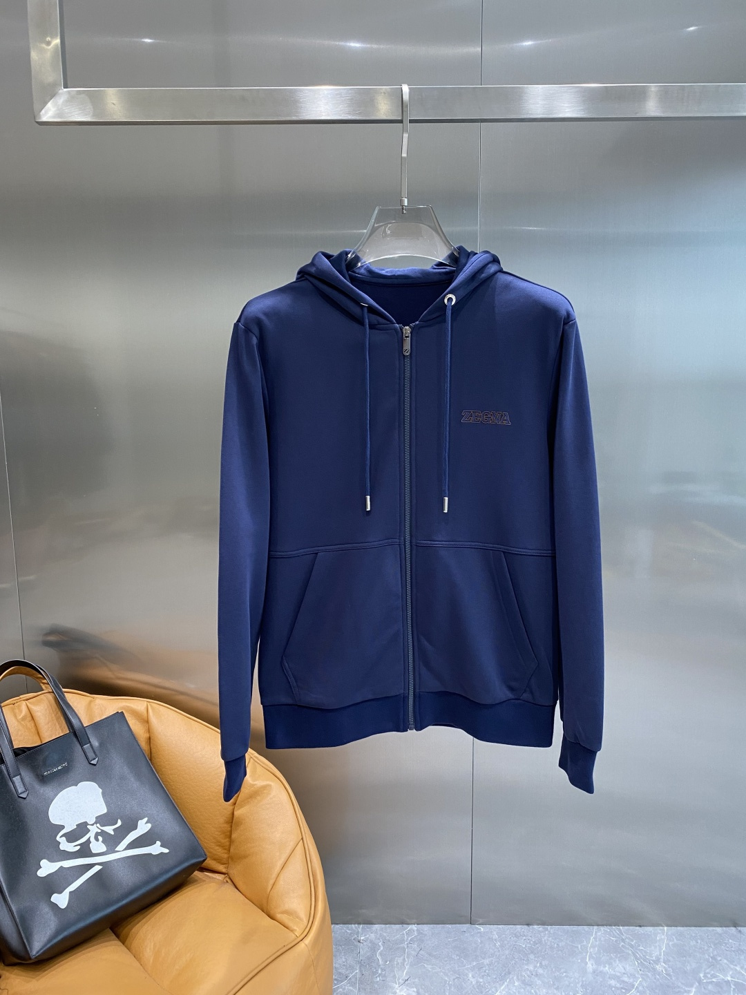 《𝙉𝙚𝙬🤍🖤杰尼家》2025秋冬新款套装 走秀款 定制面料 搭配夹克版型设计 非常洋气 版型超好不易褶皱