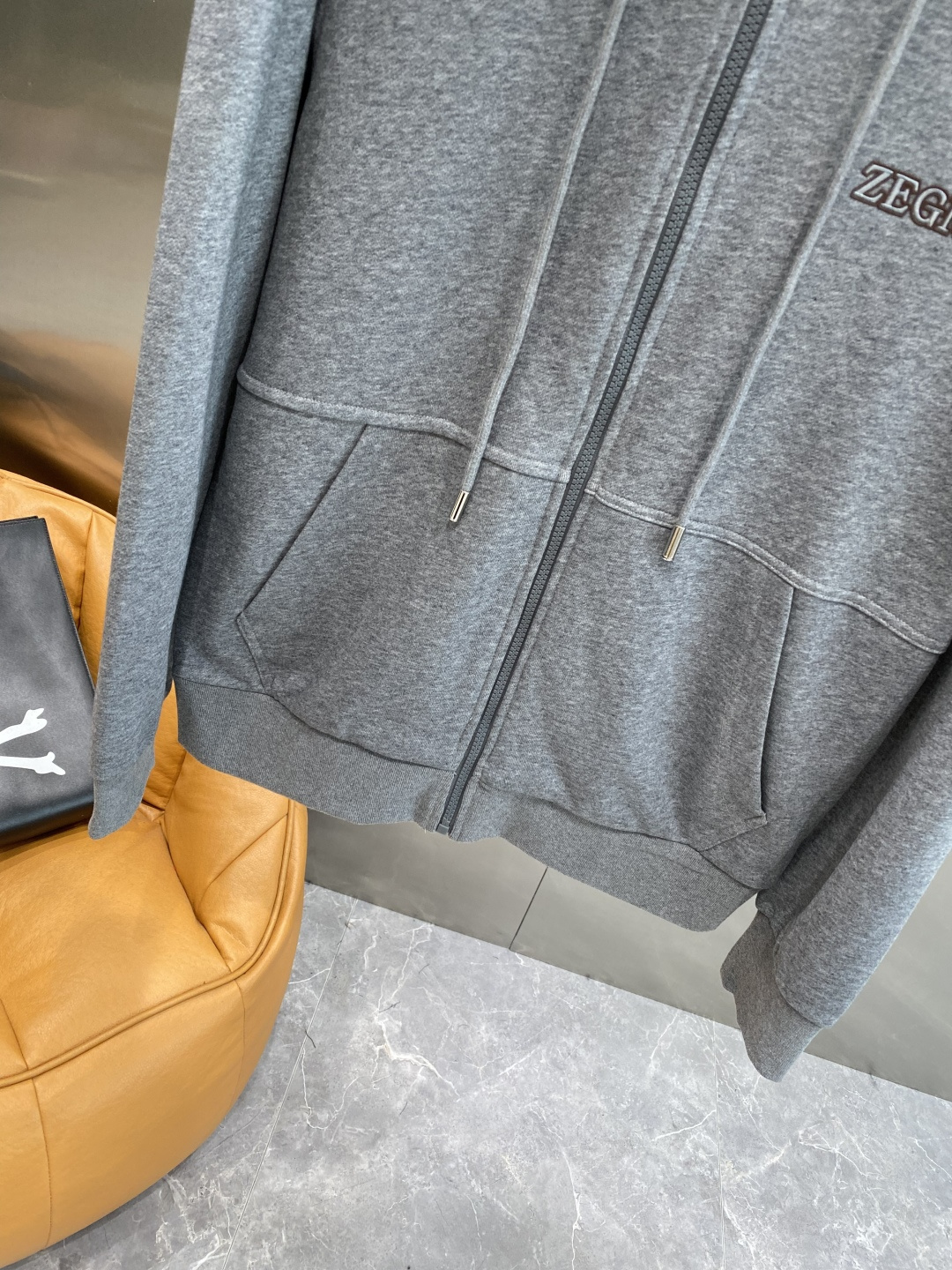 《𝙉𝙚𝙬🤍🖤杰尼家》2025秋冬新款套装 走秀款 定制面料 搭配夹克版型设计 非常洋气 版型超好不易褶皱