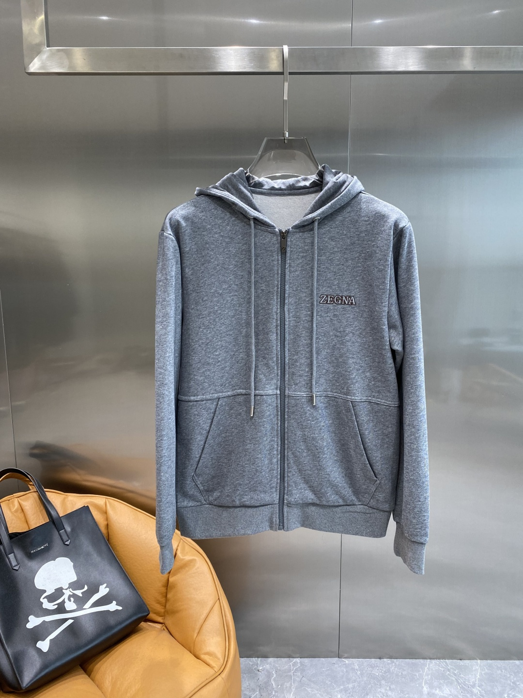 《𝙉𝙚𝙬🤍🖤杰尼家》2025秋冬新款套装 走秀款 定制面料 搭配夹克版型设计 非常洋气 版型超好不易褶皱