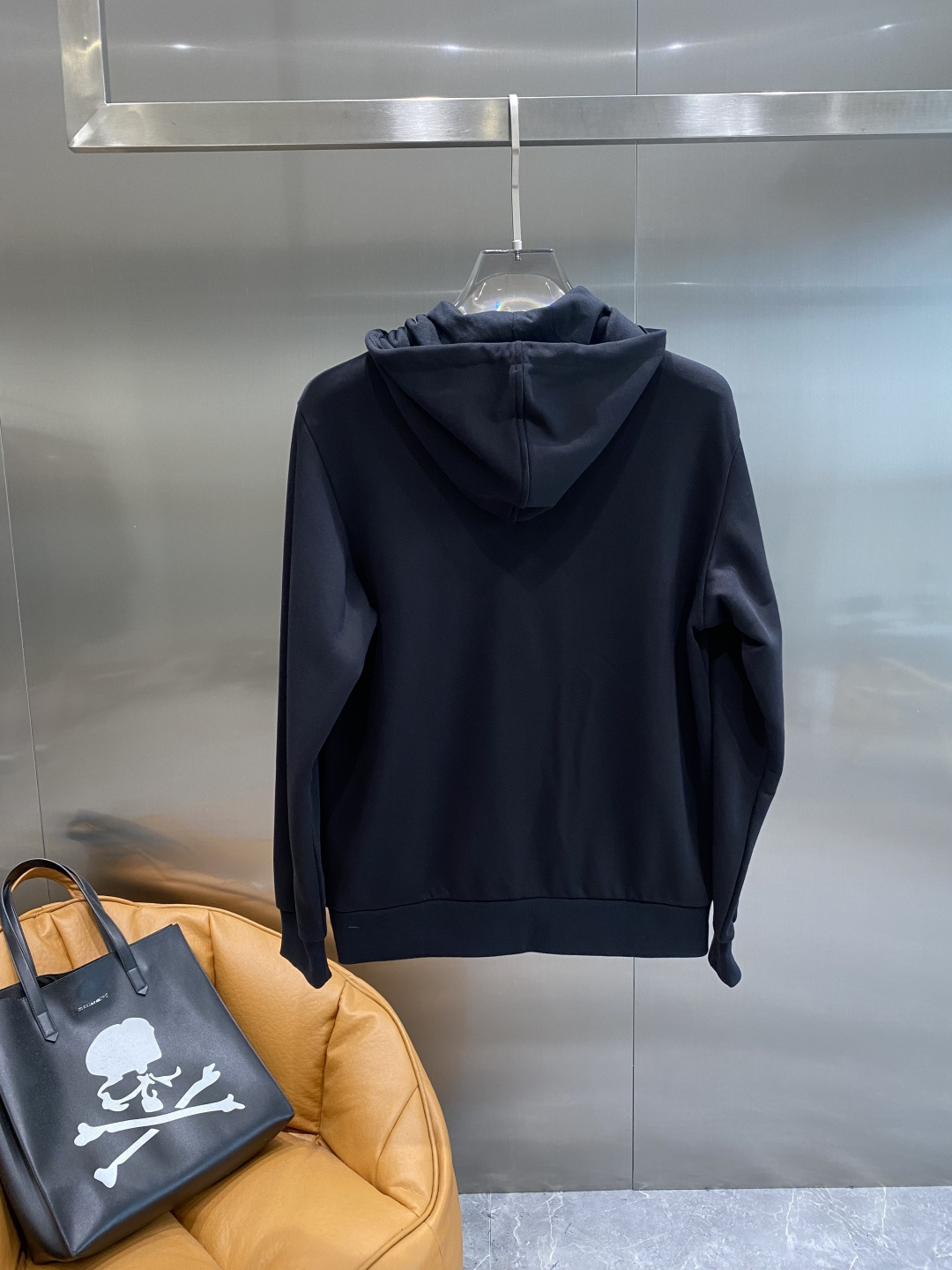 《𝙉𝙚𝙬🤍🖤杰尼家》2025秋冬新款套装 走秀款 定制面料 搭配夹克版型设计 非常洋气 版型超好不易褶皱