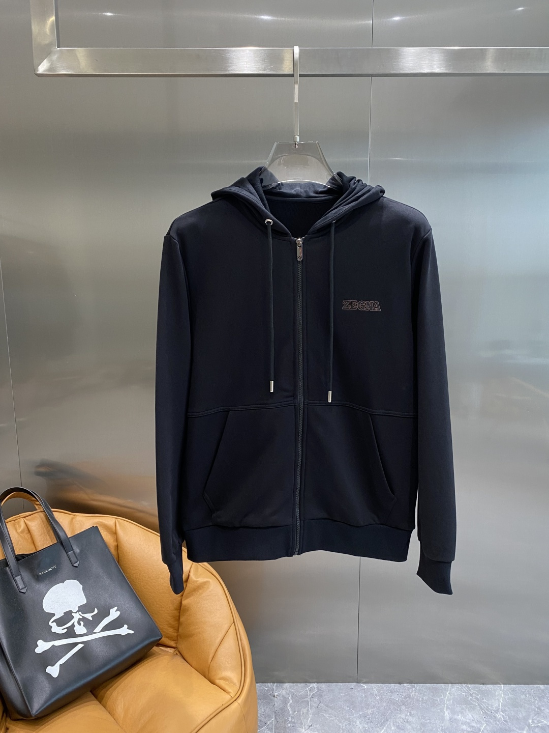 《𝙉𝙚𝙬🤍🖤杰尼家》2025秋冬新款套装 走秀款 定制面料 搭配夹克版型设计 非常洋气 版型超好不易褶皱