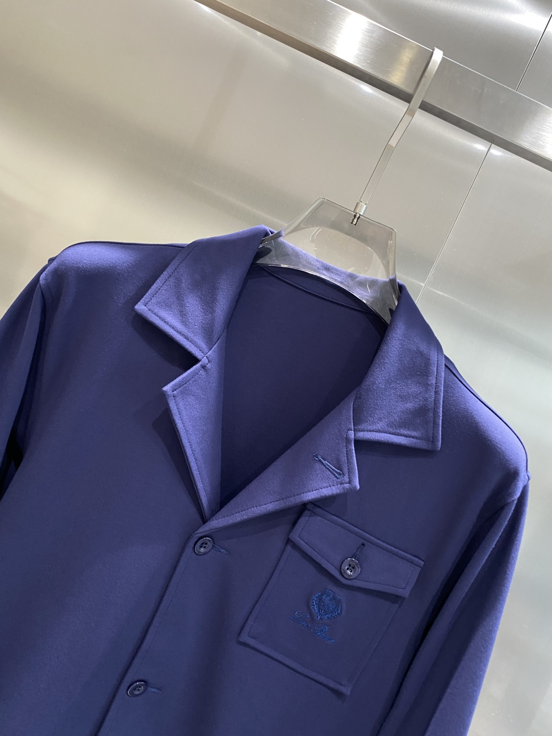 《𝙉𝙚𝙬🤍🖤lP🆕家》2025秋冬新款套装 走秀款 定制面料 搭配夹克版型设计 非常洋气 版型超好不易褶