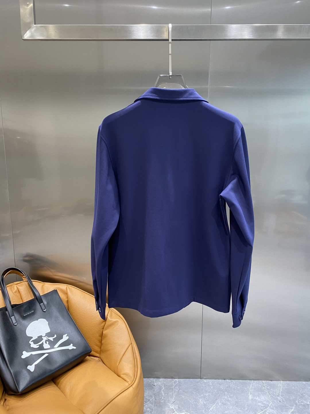 《𝙉𝙚𝙬🤍🖤lP🆕家》2025秋冬新款套装 走秀款 定制面料 搭配夹克版型设计 非常洋气 版型超好不易褶