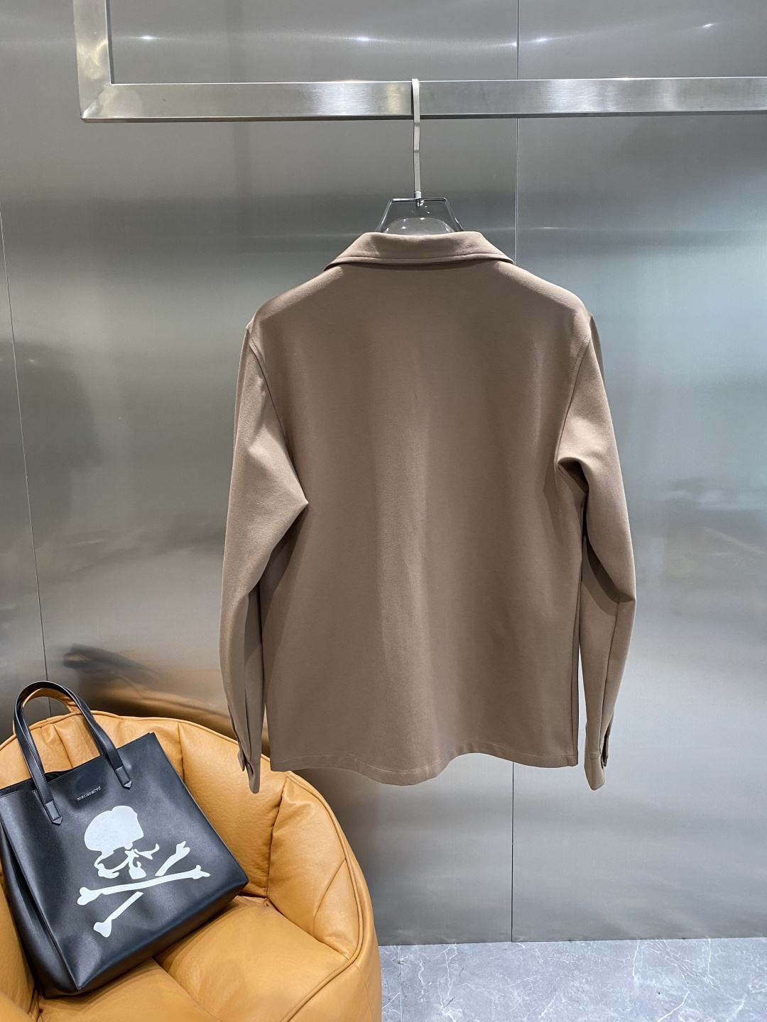 《𝙉𝙚𝙬🤍🖤lP🆕家》2025秋冬新款套装 走秀款 定制面料 搭配夹克版型设计 非常洋气 版型超好不易褶