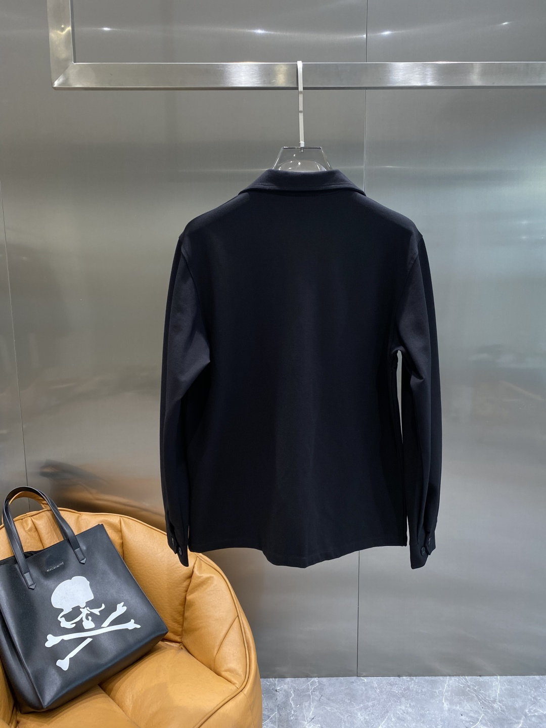 《𝙉𝙚𝙬🤍🖤lP🆕家》2025秋冬新款套装 走秀款 定制面料 搭配夹克版型设计 非常洋气 版型超好不易褶