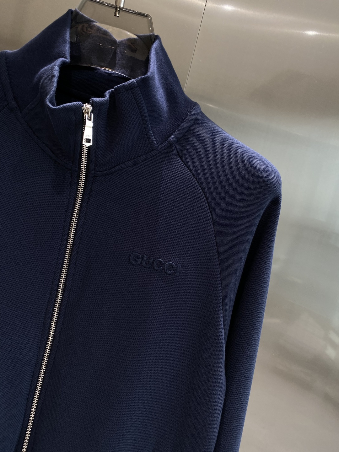 《𝙉𝙚𝙬🤍🖤古家》2025秋冬最新品套装-同步有售，原单狠货休闲时尚套装，上身很有特点！吸睛而有亮点，进