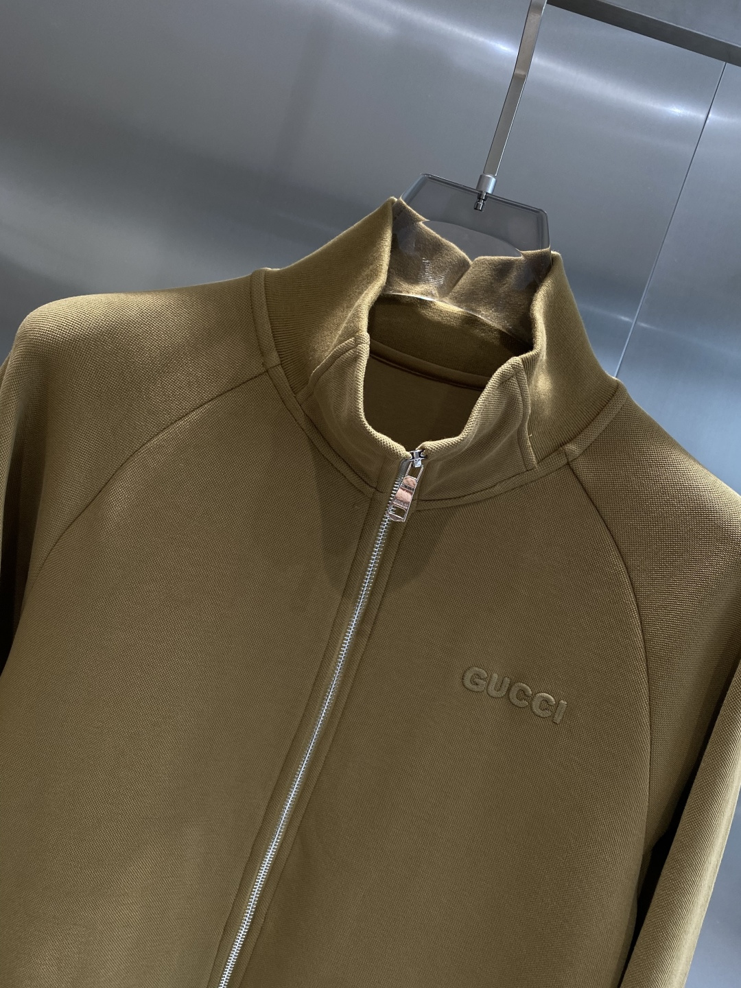 《𝙉𝙚𝙬🤍🖤古家》2025秋冬最新品套装-同步有售，原单狠货休闲时尚套装，上身很有特点！吸睛而有亮点，进