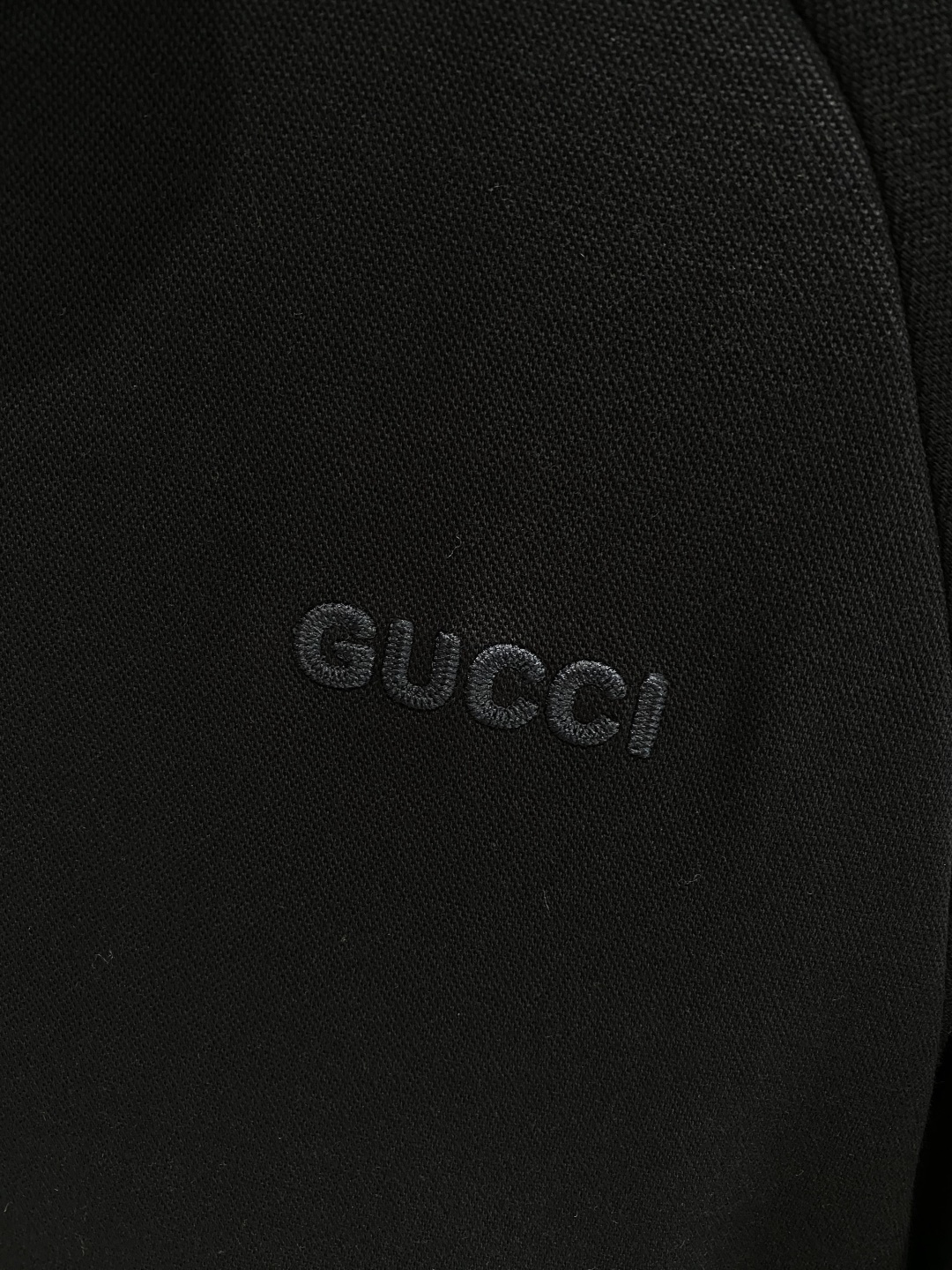 《𝙉𝙚𝙬🤍🖤古家》2025秋冬最新品套装-同步有售，原单狠货休闲时尚套装，上身很有特点！吸睛而有亮点，进